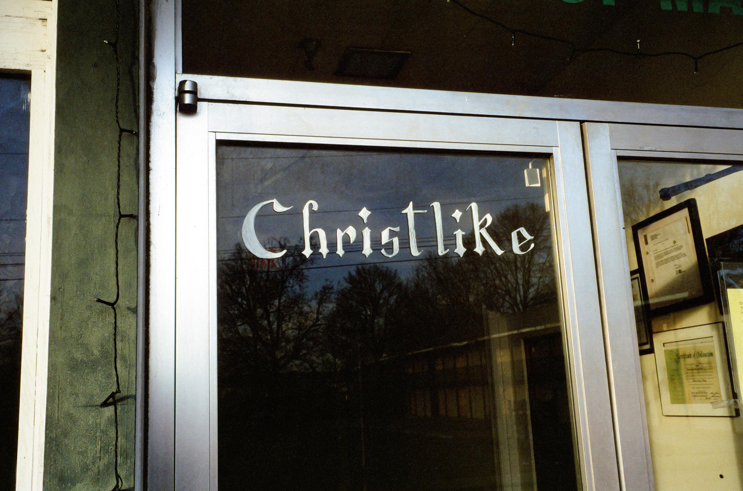 Patrick Sansone, Christlike, 2023, Lambda-C-Druck, Ed 1/10, Straßenfotografie