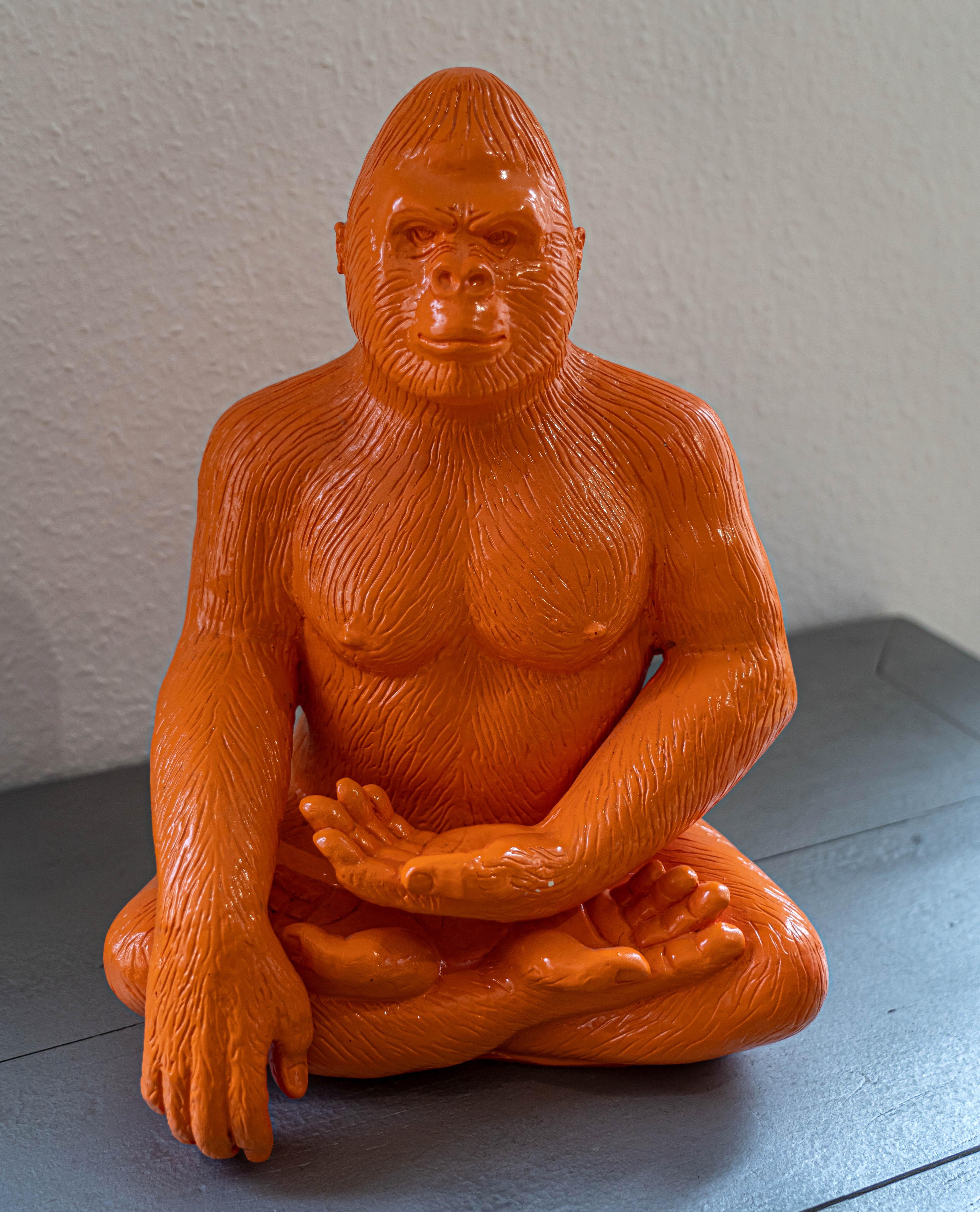 Bouddha Gorille - Contemporain Sculpture par Patrick Schumacher