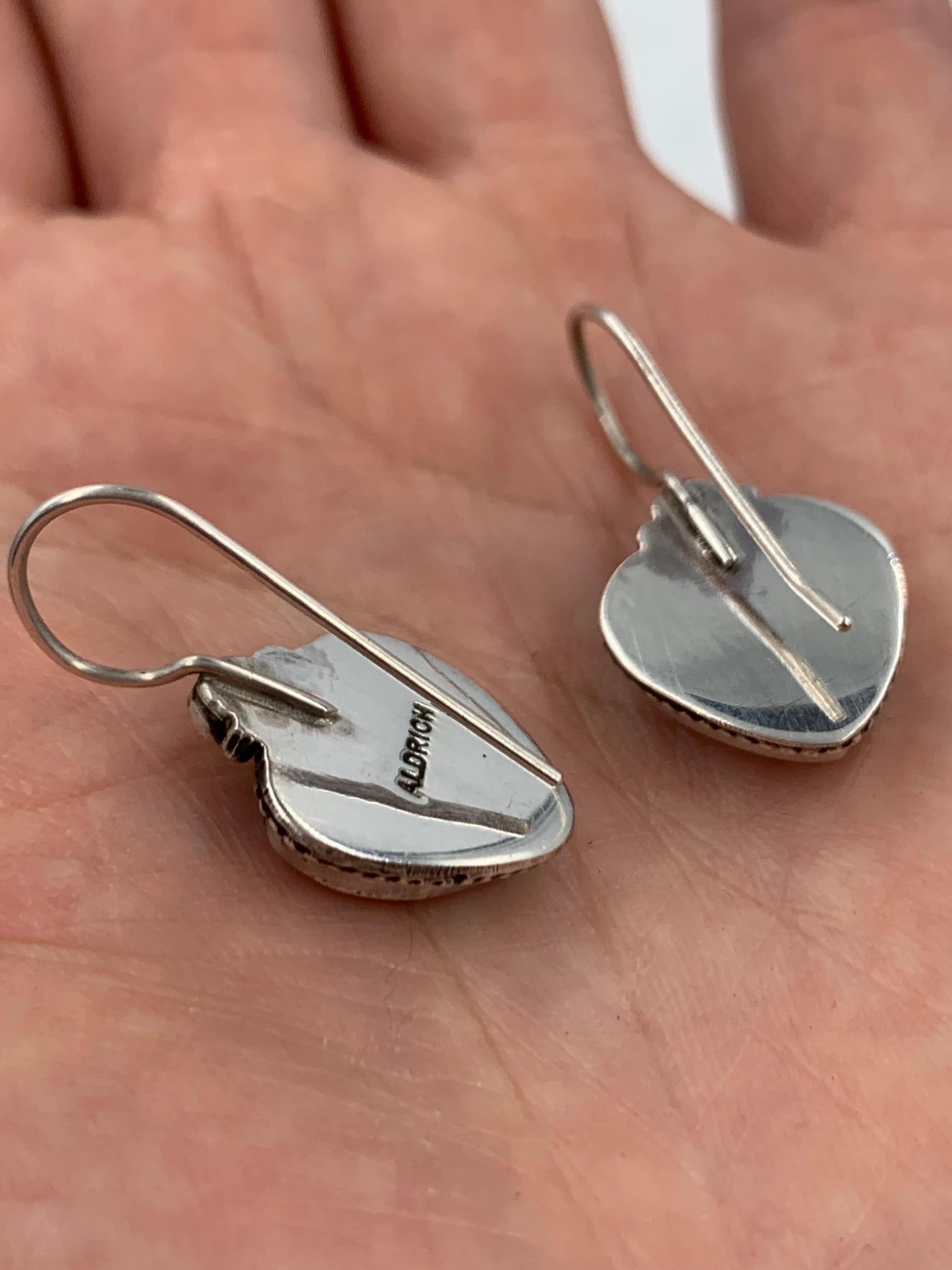 Femenino o masculino Pendientes Patriot French Wire de Aldrich Art