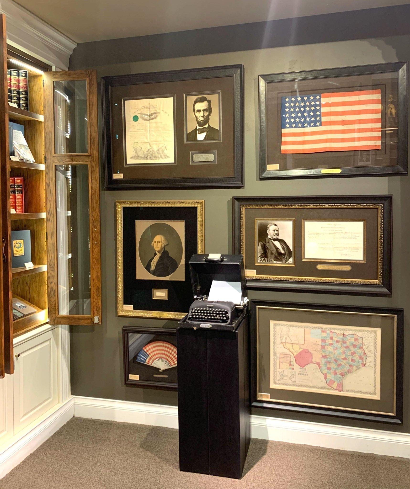 XX secolo Ventaglio pieghevole patriottico con bandiera americana a 48 stelle in vendita