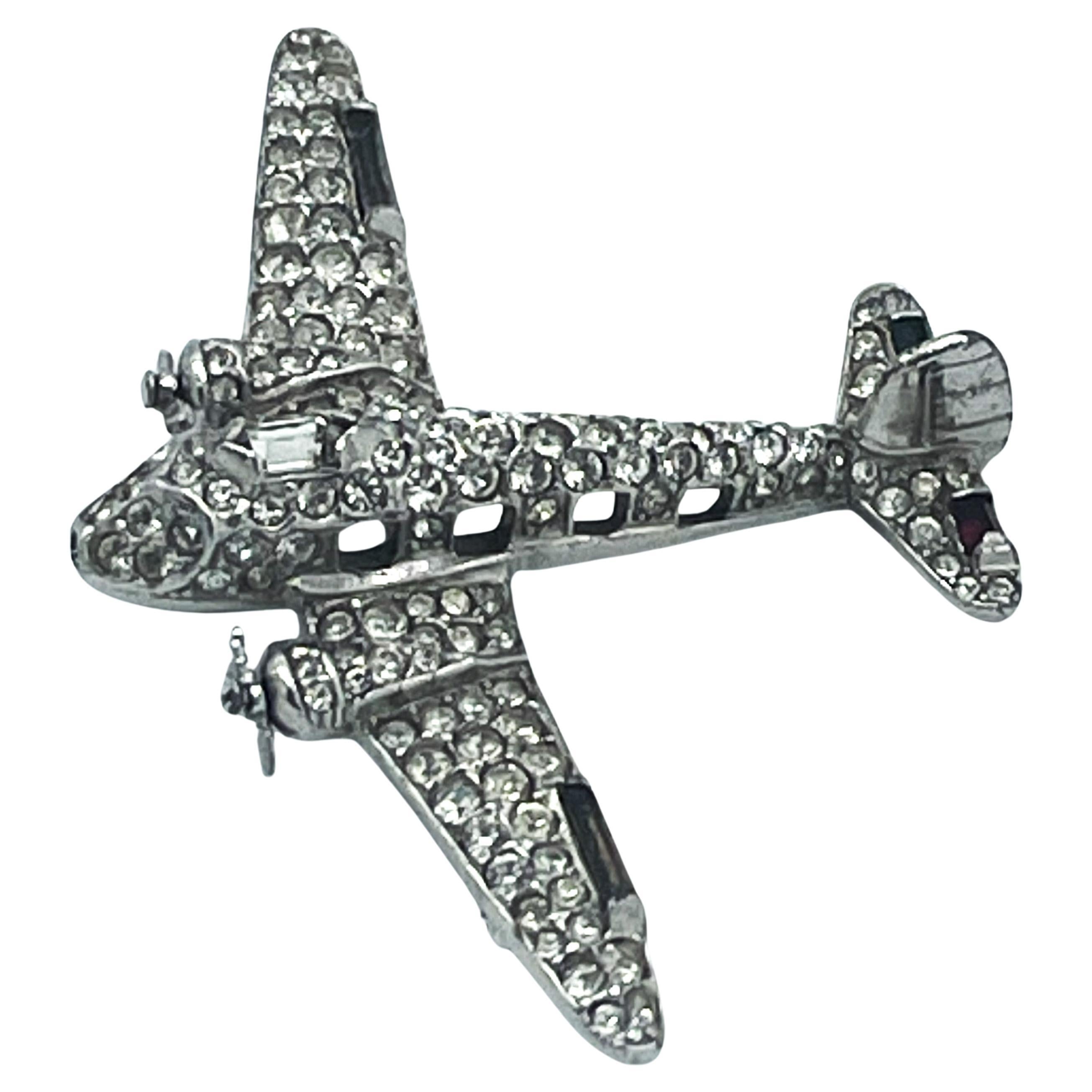 Broche patriotique avec fenêtre avec rhodium signée TRIFARI, années 1940