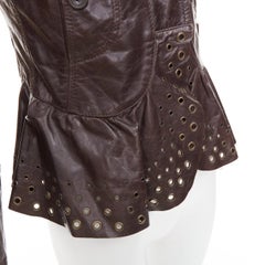 Patrizia Pepe giacca biker in pelle rigida marrone con borchie a occhiello e collo alto IT42 M.