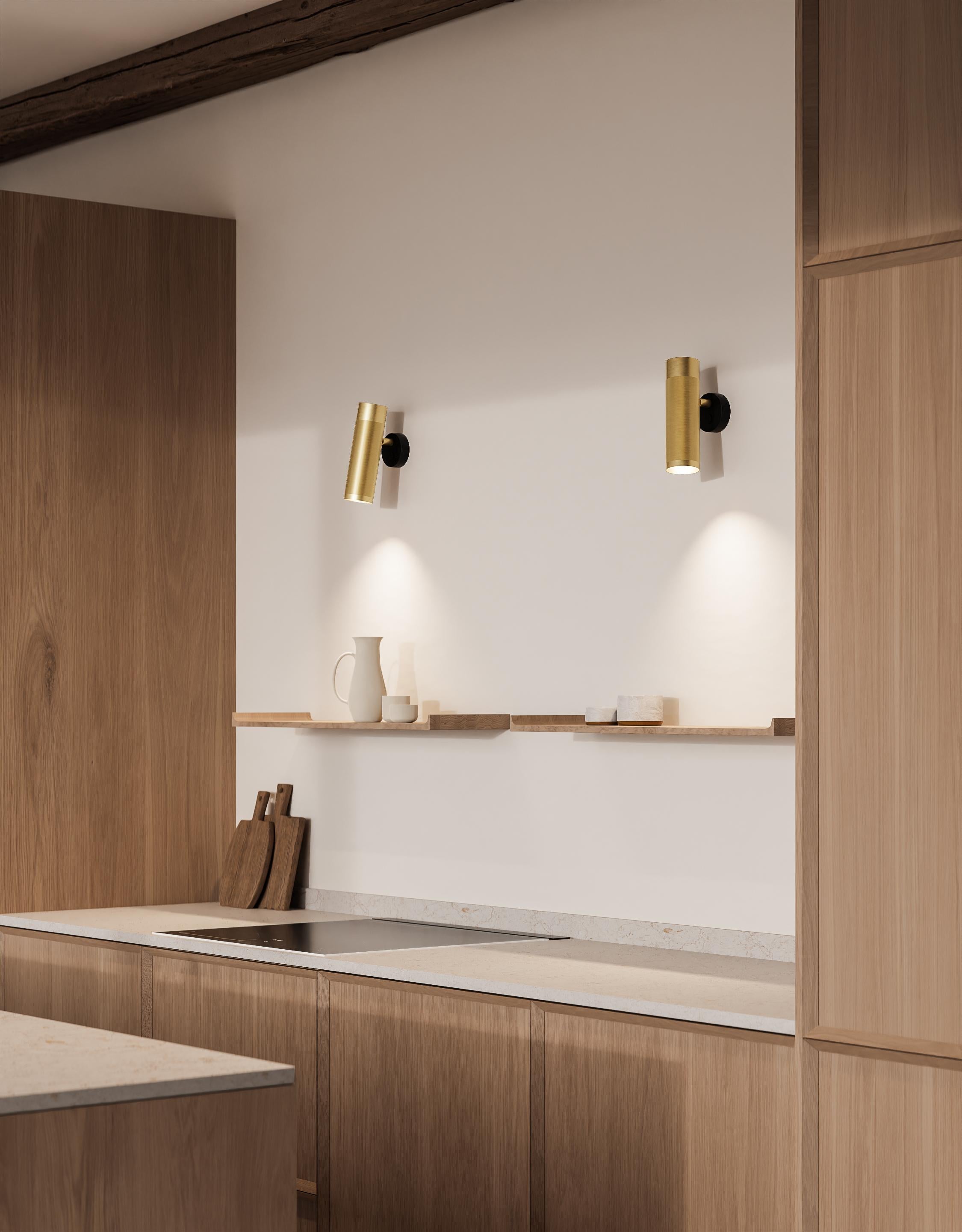 Lámpara de pared Patrone de Thorup Copenhagen
Dimensiones: D 6 x A 20 cm.
Materiales: Latón.

Disponible en otros colores. Póngase en contacto con nosotros.

Thorup Copenhagen es un estudio de diseño danés independiente, fundado en 2017 por Kasper