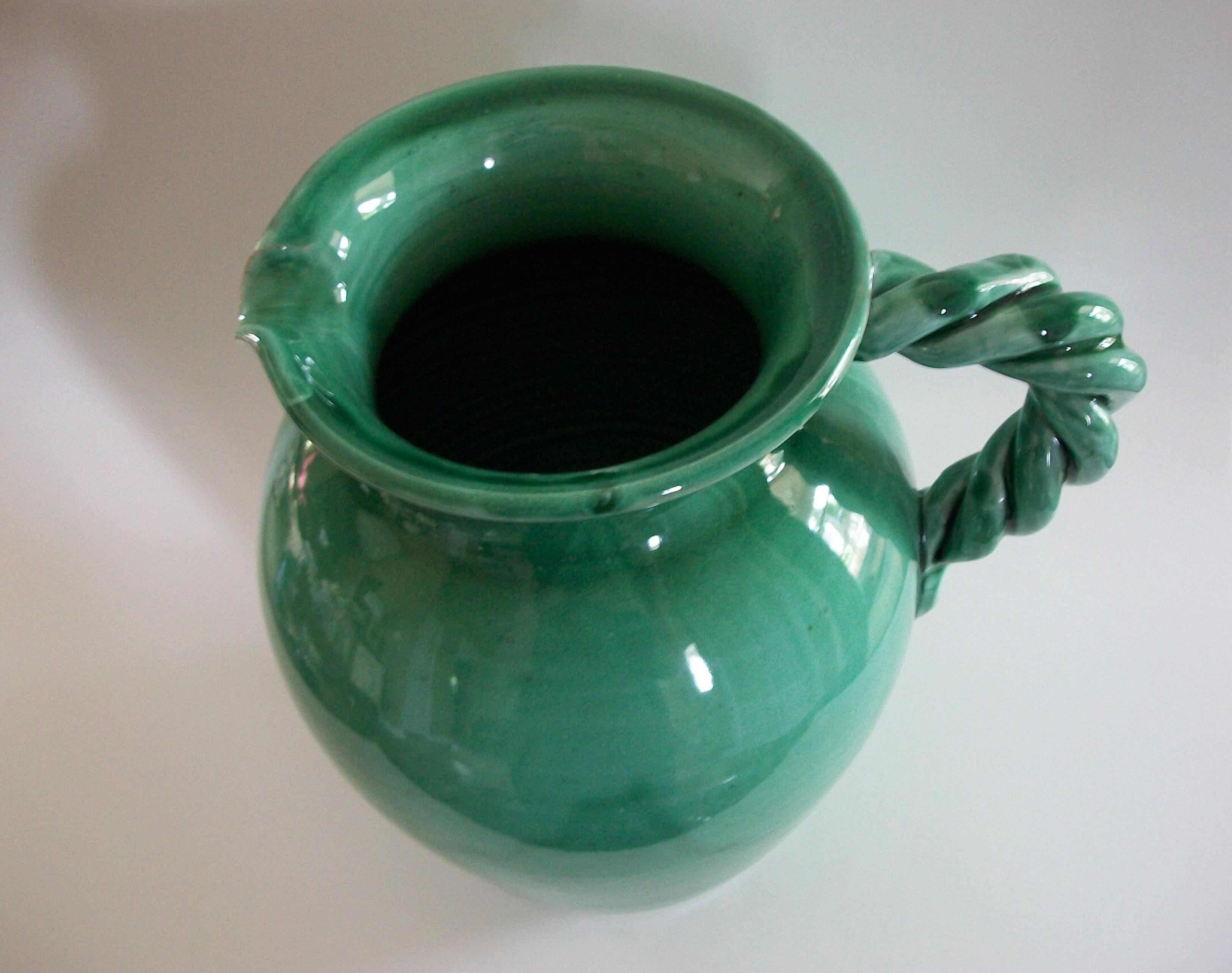 PATRONELLI ORONZO - Jarro de Terracota Esmaltada Verde - Italia - Finales Siglo XX en venta 9