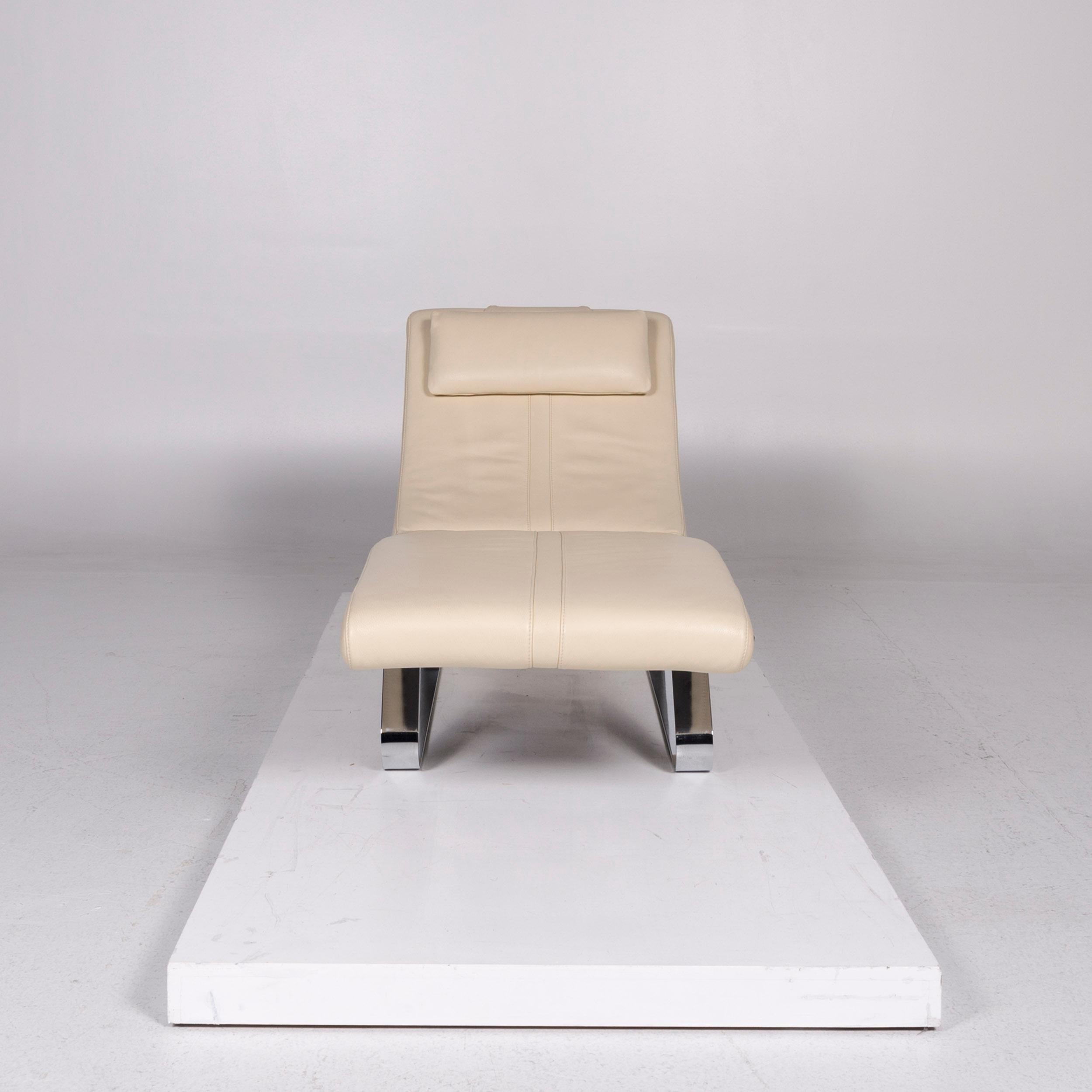 We bring to you a pattern ring leather lounger cream relax lounger.
    
 
 Product measurements in centimeters:
 
 Depth 168
Width 62
Height 77
Seat-height 39
Seat-depth 115
Seat-width 62
Back-height 44.
   