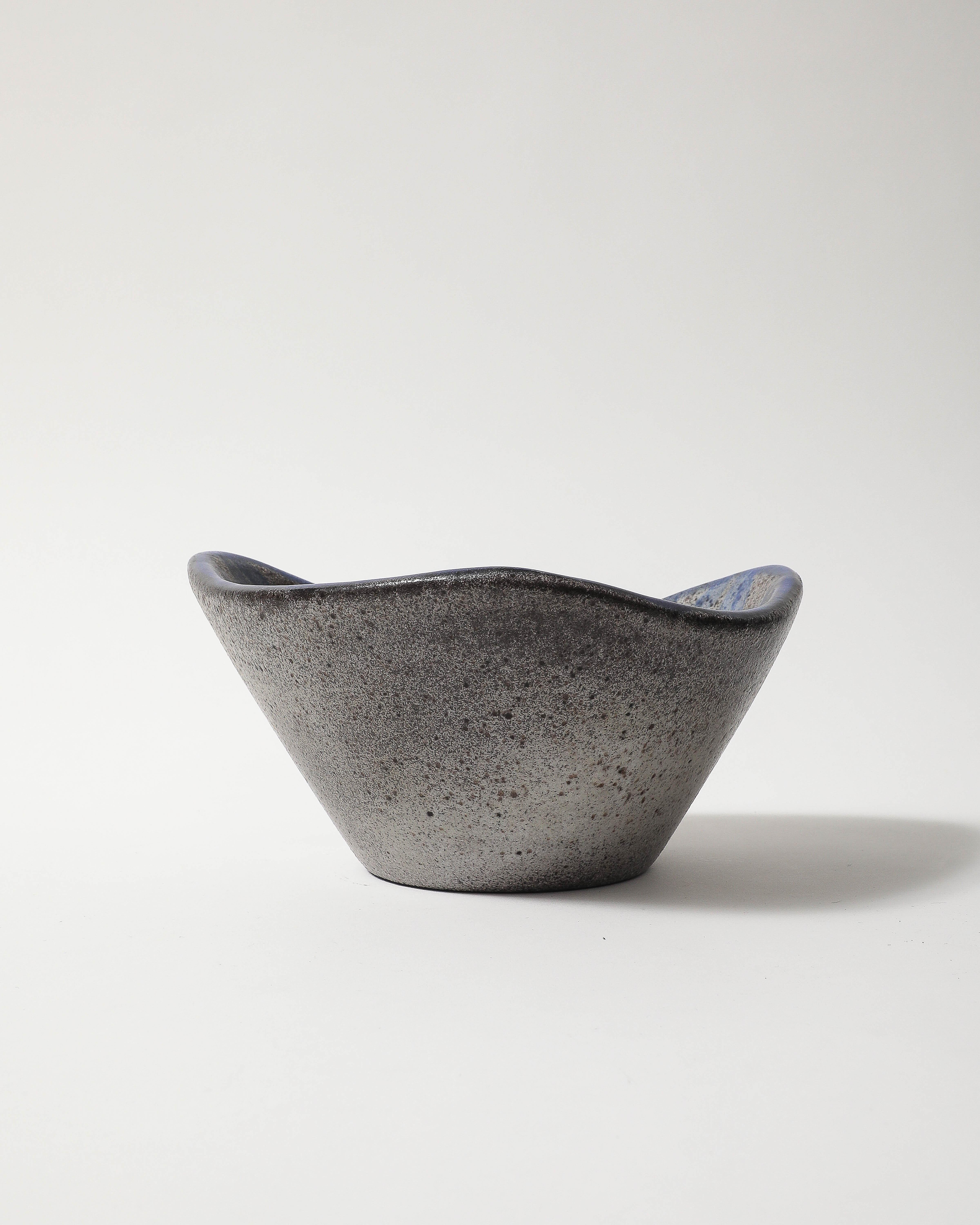 Suédois Bol en céramique à motifs de Mari Simmulson pour Upsala Ekeby, Suède c.C. 1960 en vente