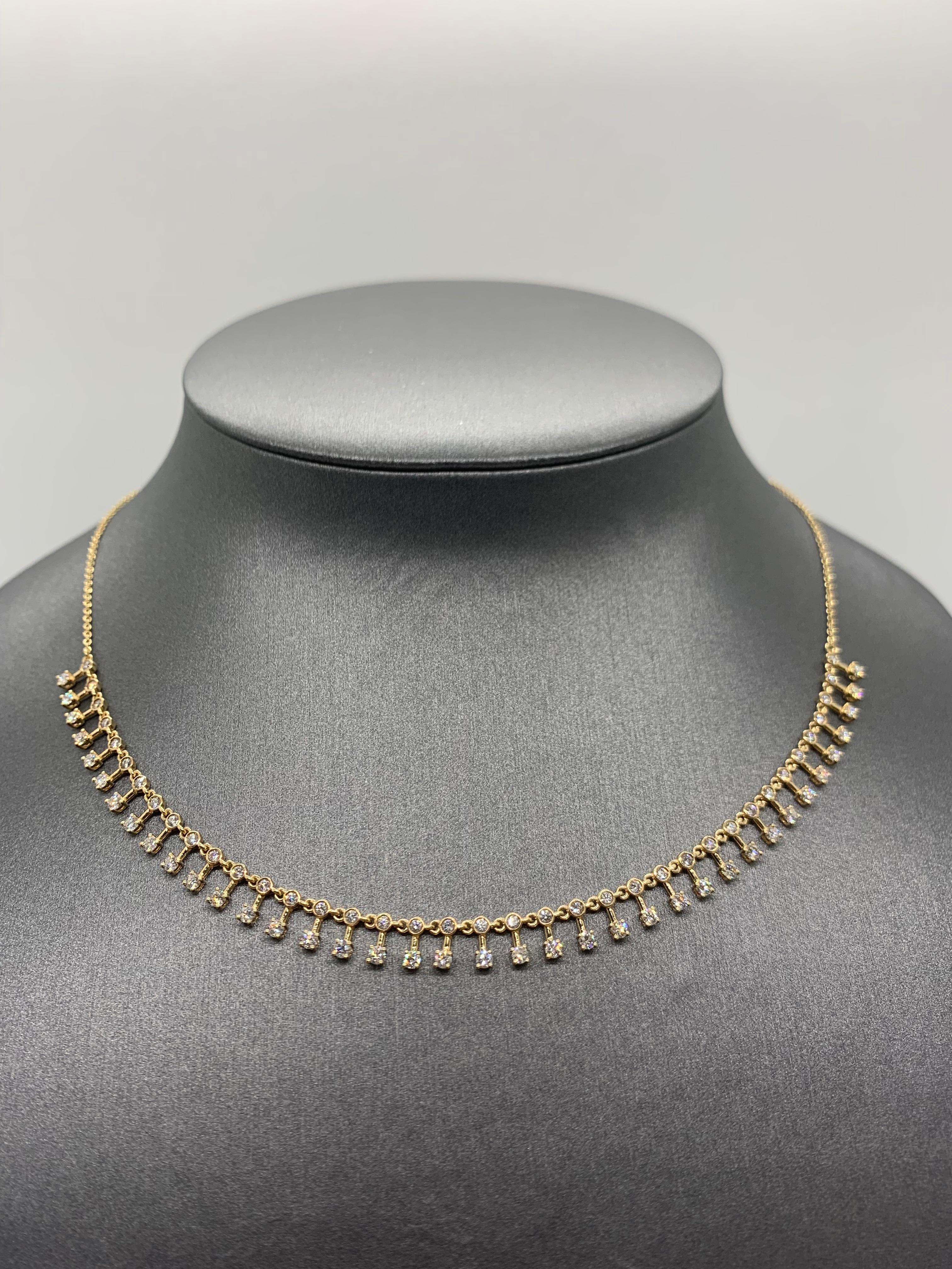 Round Cut Patterned Diamond Necklace in 18K Yellow Gold For Sale