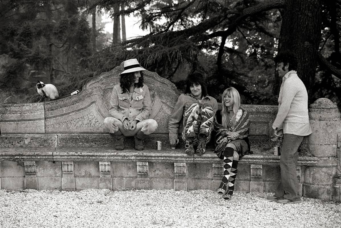 Pattie Boyd Black and White Photograph - George, Ronnie, Krissy and Kumar, Friar Park, England, 1974