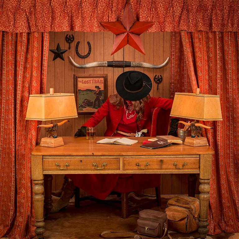 Cowgirl, de la série Femmes anonymes - Western, Longhorn, Star, Interior