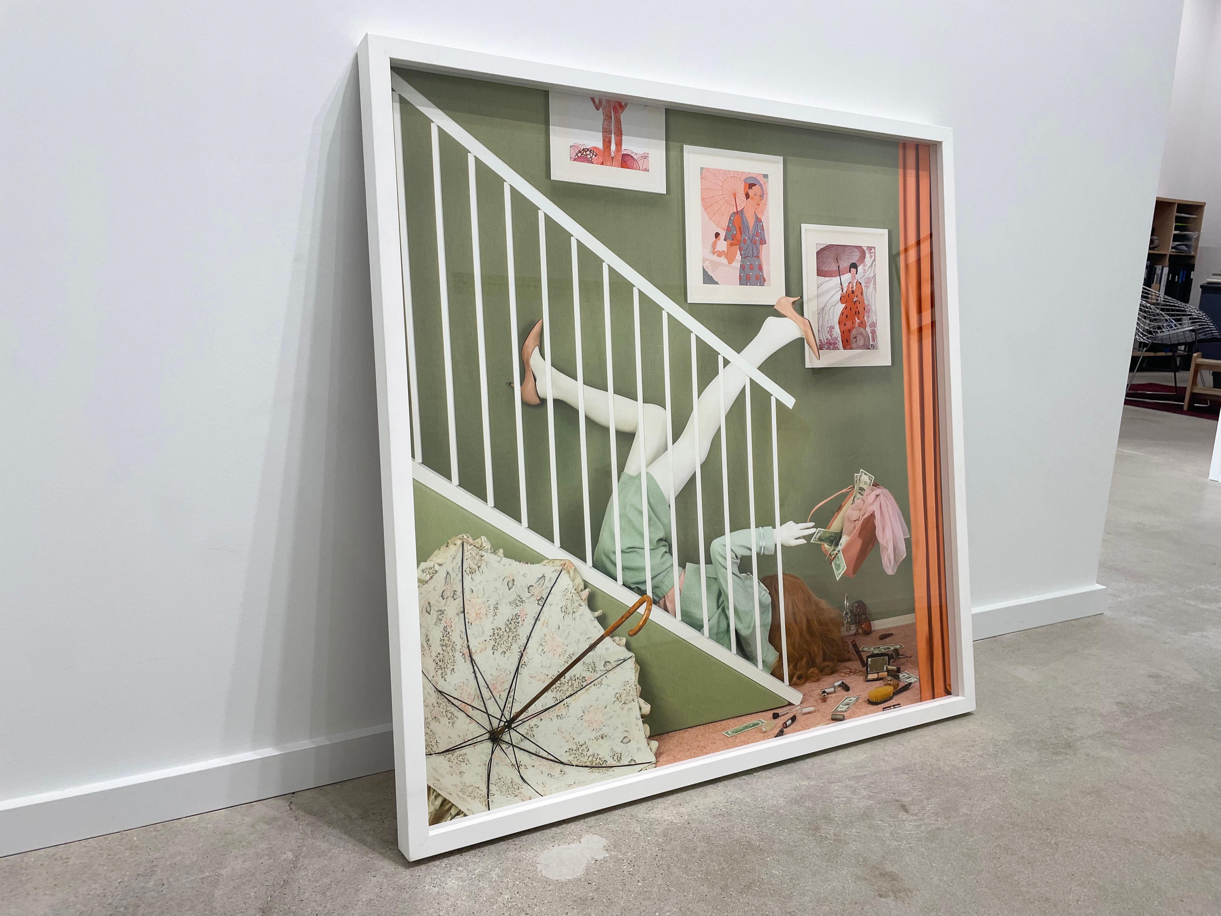 Staired Down – Farbfotografie in limitierter Auflage, Künstlerin als Frau, Inneneinrichtung, Pastell (Beige), Color Photograph, von Patty Carroll