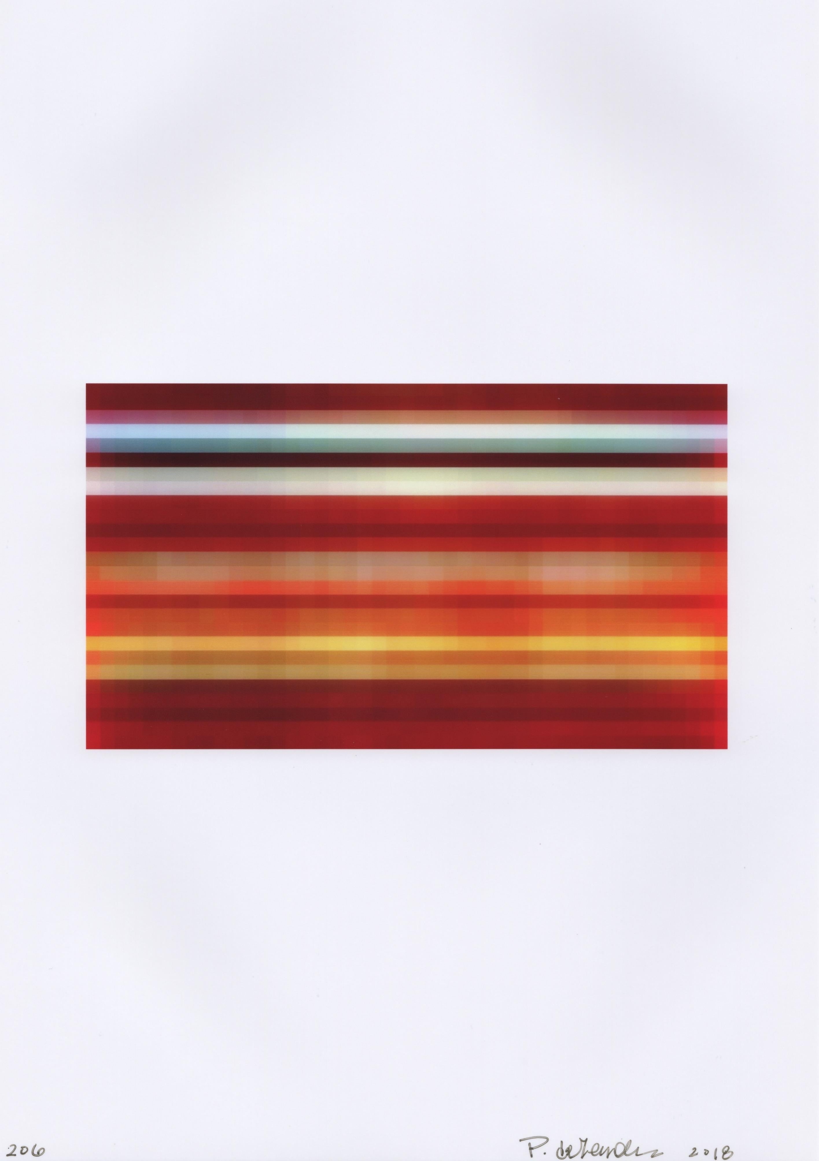 Broken Television 206, abstrait, rouge, orange, jaune, photo, impression numérique - Print de Patty deGrandpre