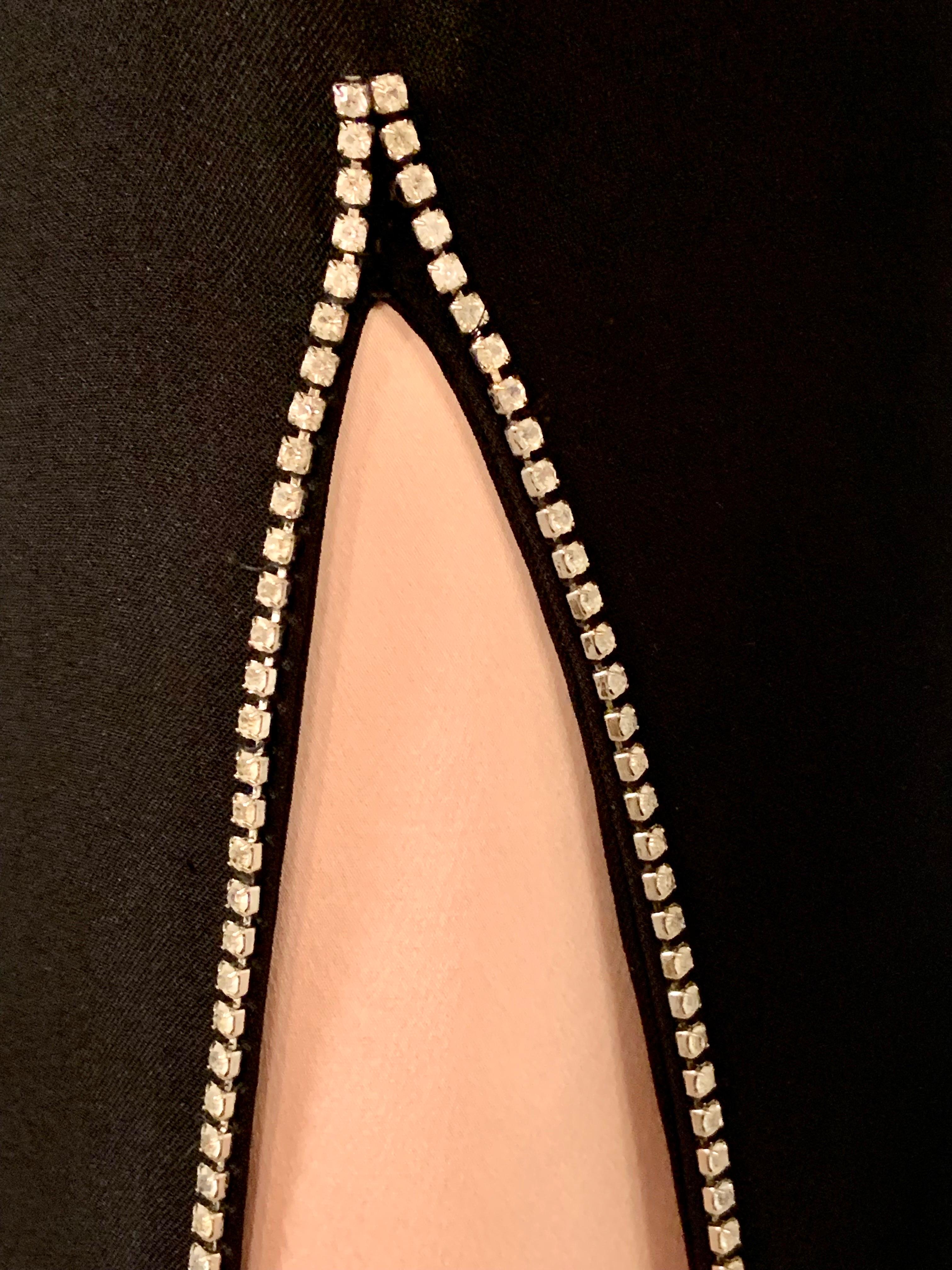 Patullo-Jo Copeland Abendkleid aus schwarzer Wolle und rosafarbenem Satin mit Strassbesatz (Schwarz) im Angebot