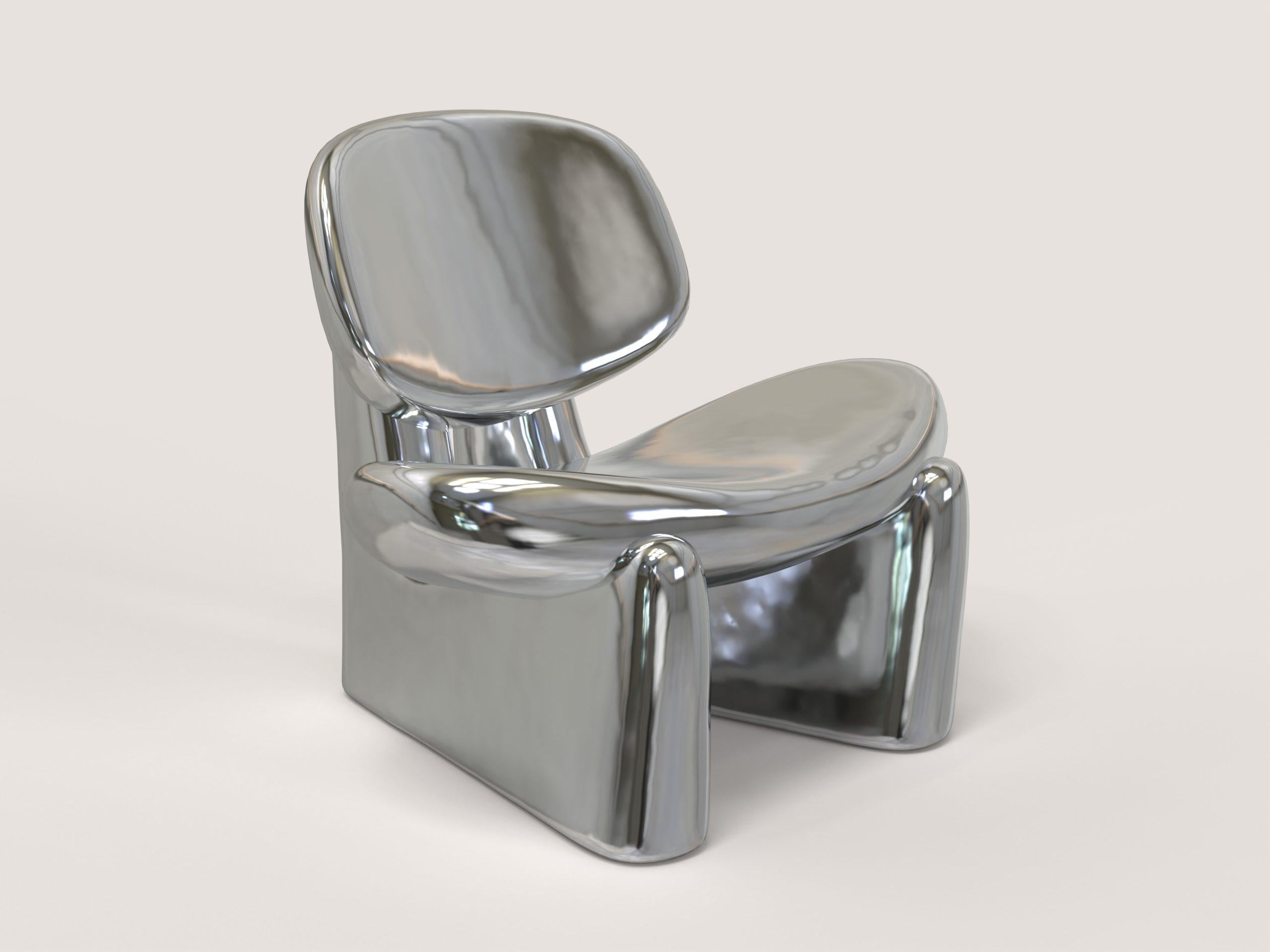 Pau silver V1 armchair by Edizione Limitata
Limited Edition of 150 pieces. Signed and numbered.
Dimensions: D 71 x W 81 x H 72 cm.
Materials: Resin-coated polistyrene with metallic paint.

Edizione Limitata, that is to say “Limited Edition”, is