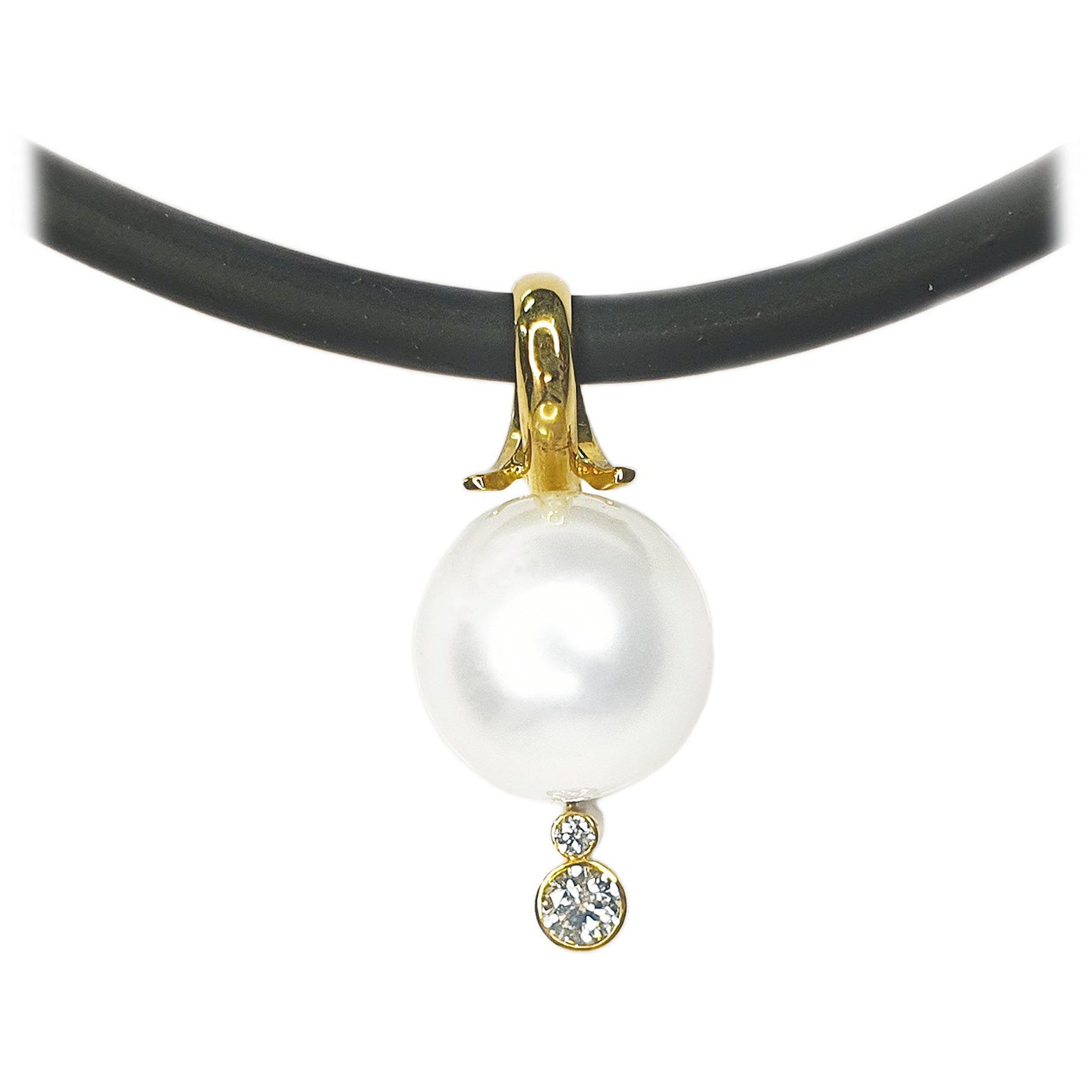 Paul Amey 18 Karat Gold und Südseeperlen-Anhänger auf Neopren-Choker im Angebot