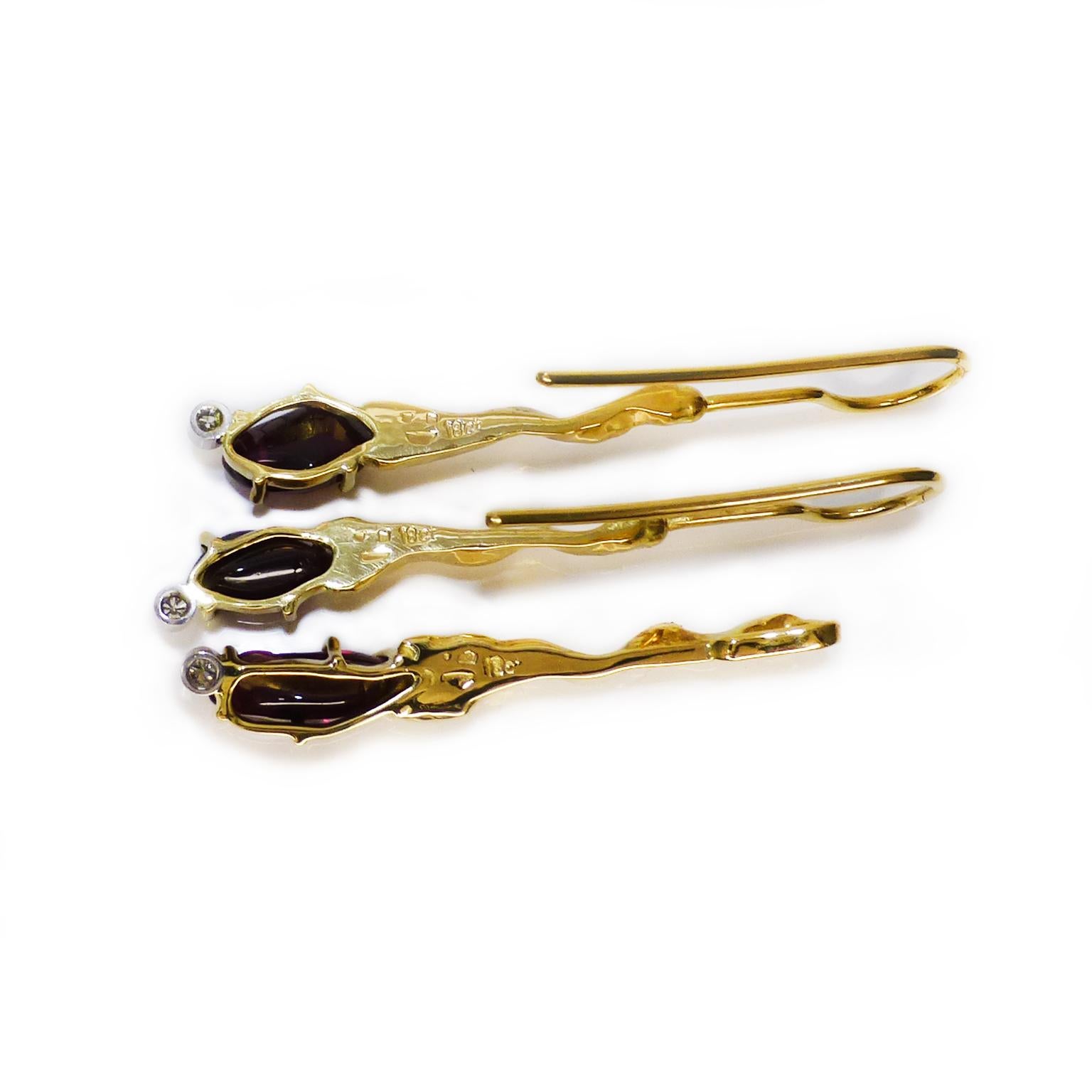 Paul Amey 18k Gold, Diamant und natürlicher Granat Ohrring und Anhänger Set (Gemischter Schliff) im Angebot