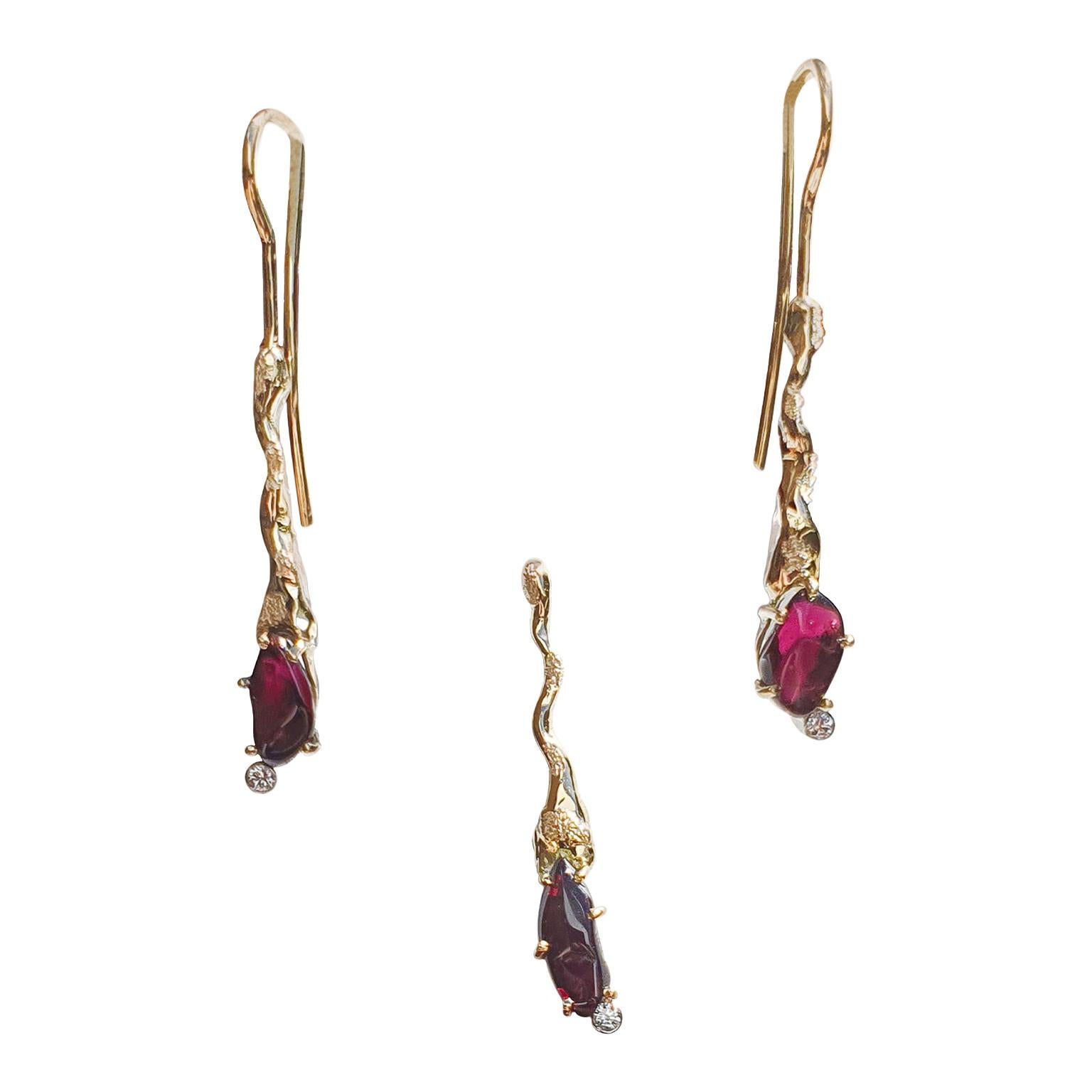 Paul Amey 18k Gold, Diamond and Natural Garnet Earring and Pendant Set For Sale