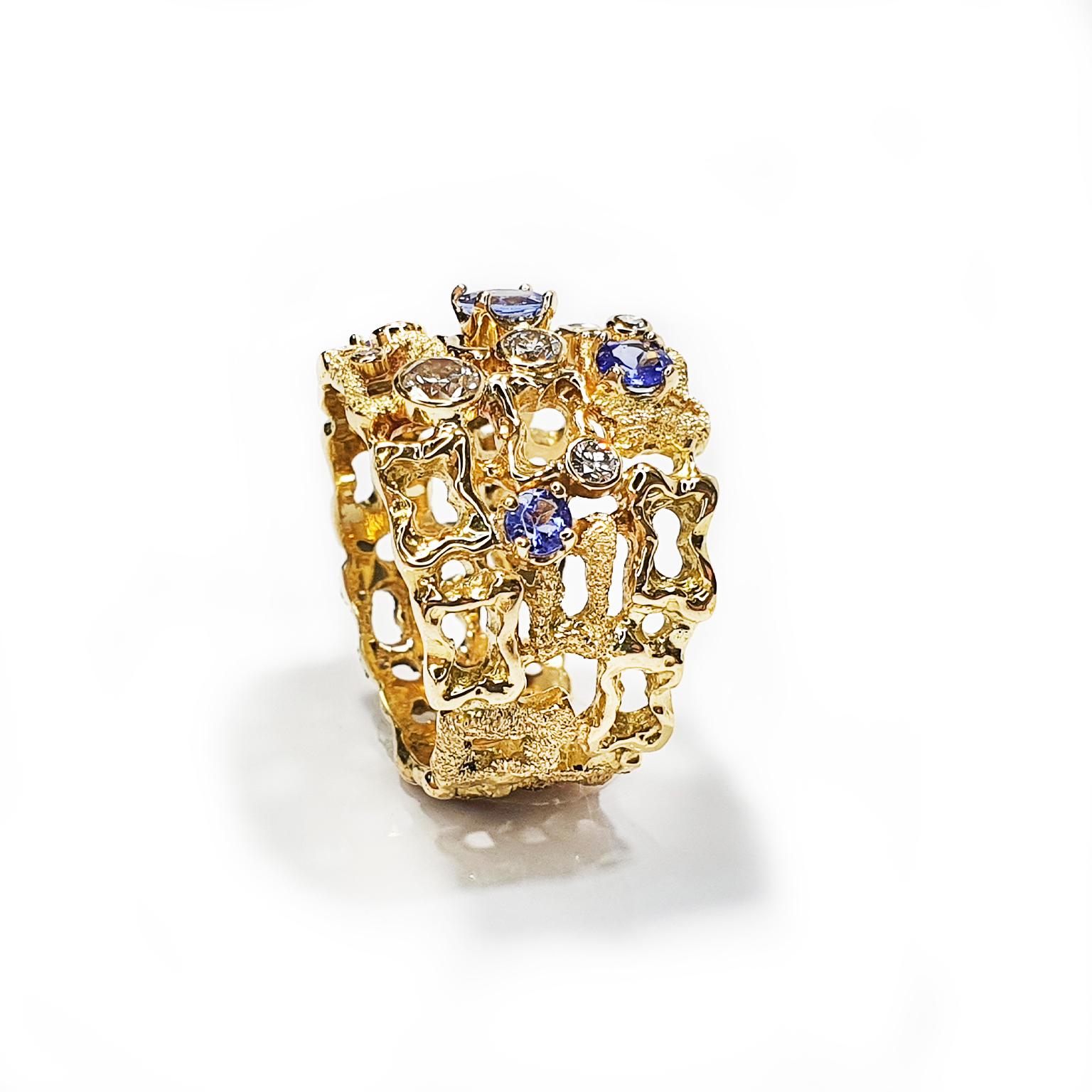 Artisan Paul Amey 18k Gold, Diamond and Tanzanite Dress Ring For Sale