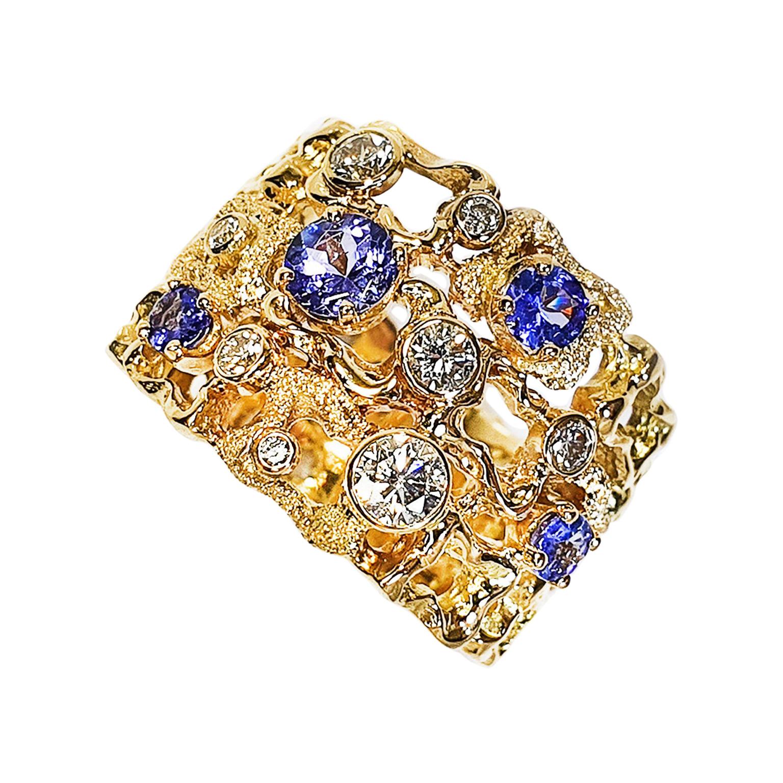 Paul Amey 18k Gold, Diamond and Tanzanite Dress Ring For Sale