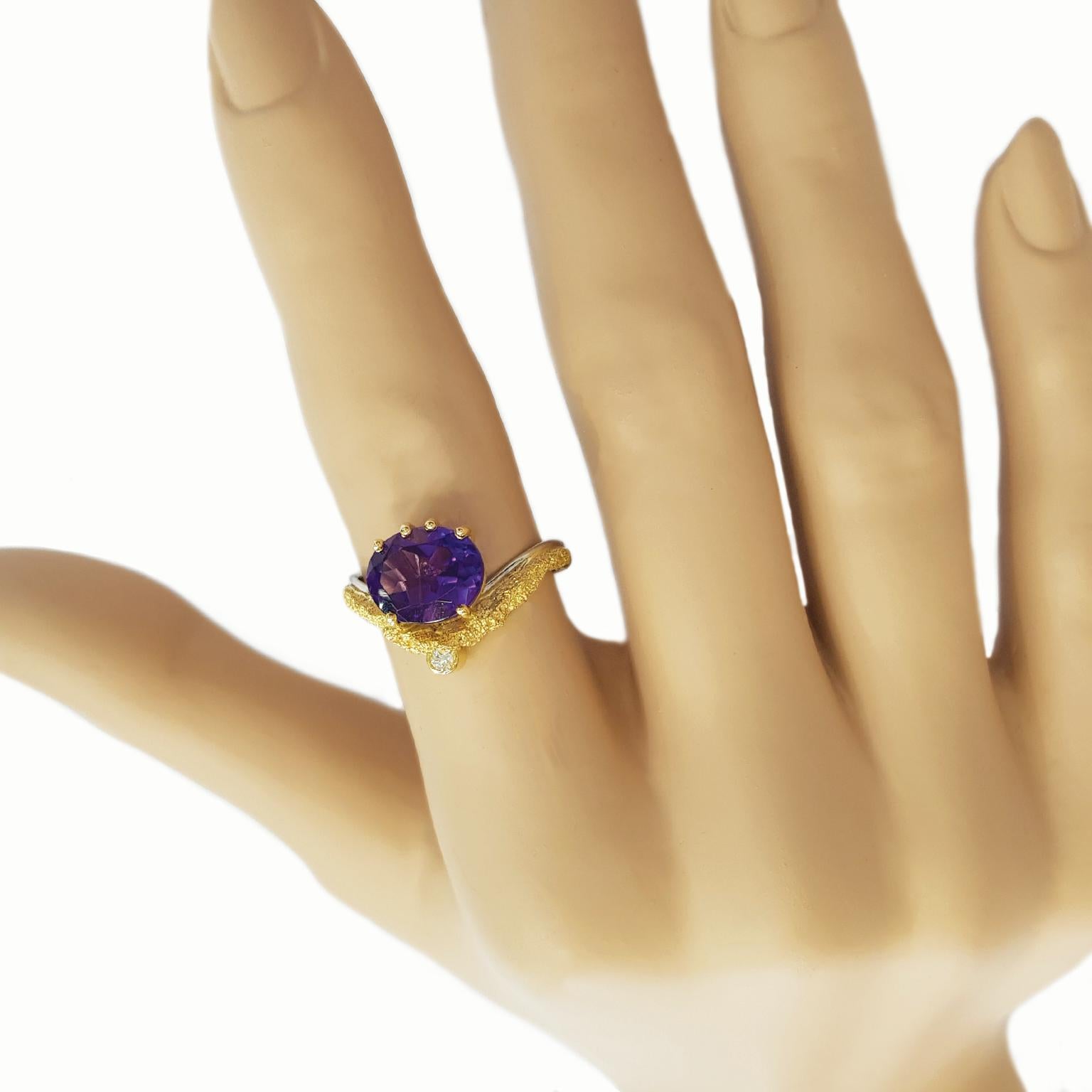 Paul Amey 18K Gold, Platinum, Amethyst and Diamond Ring In New Condition For Sale In Tewantin, Queensland