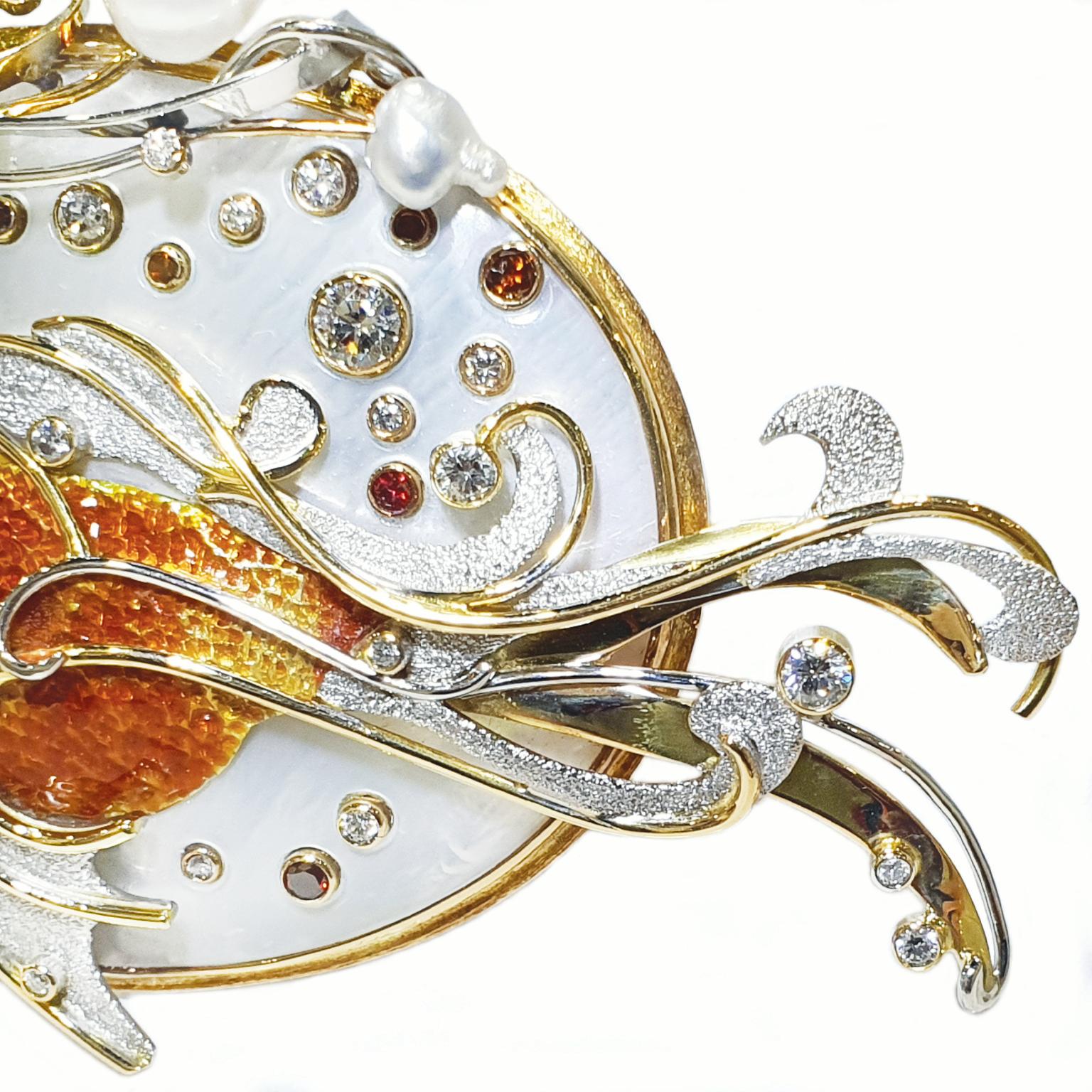 Artisan Paul Amey Pendentif éventail en or jaune et blanc 18 carats, diamants et perles en vente