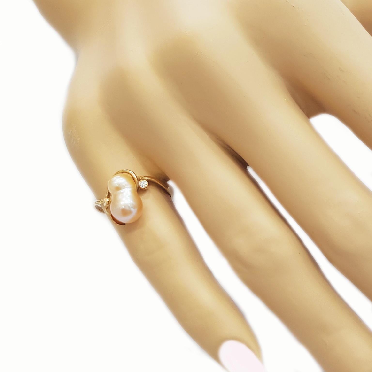 Paul Amey Apricot Perlenring aus 9 Karat Gelbgold mit Diamant (Gemischter Schliff) im Angebot