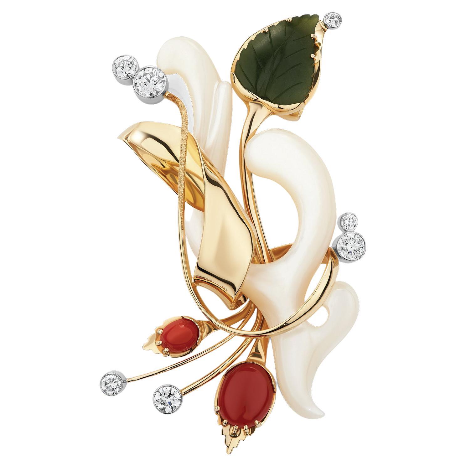 Paul Amey Pendentif « feuille » en or 18 carats, jade, corail rouge naturel et diamants, fabriqué à la main en vente