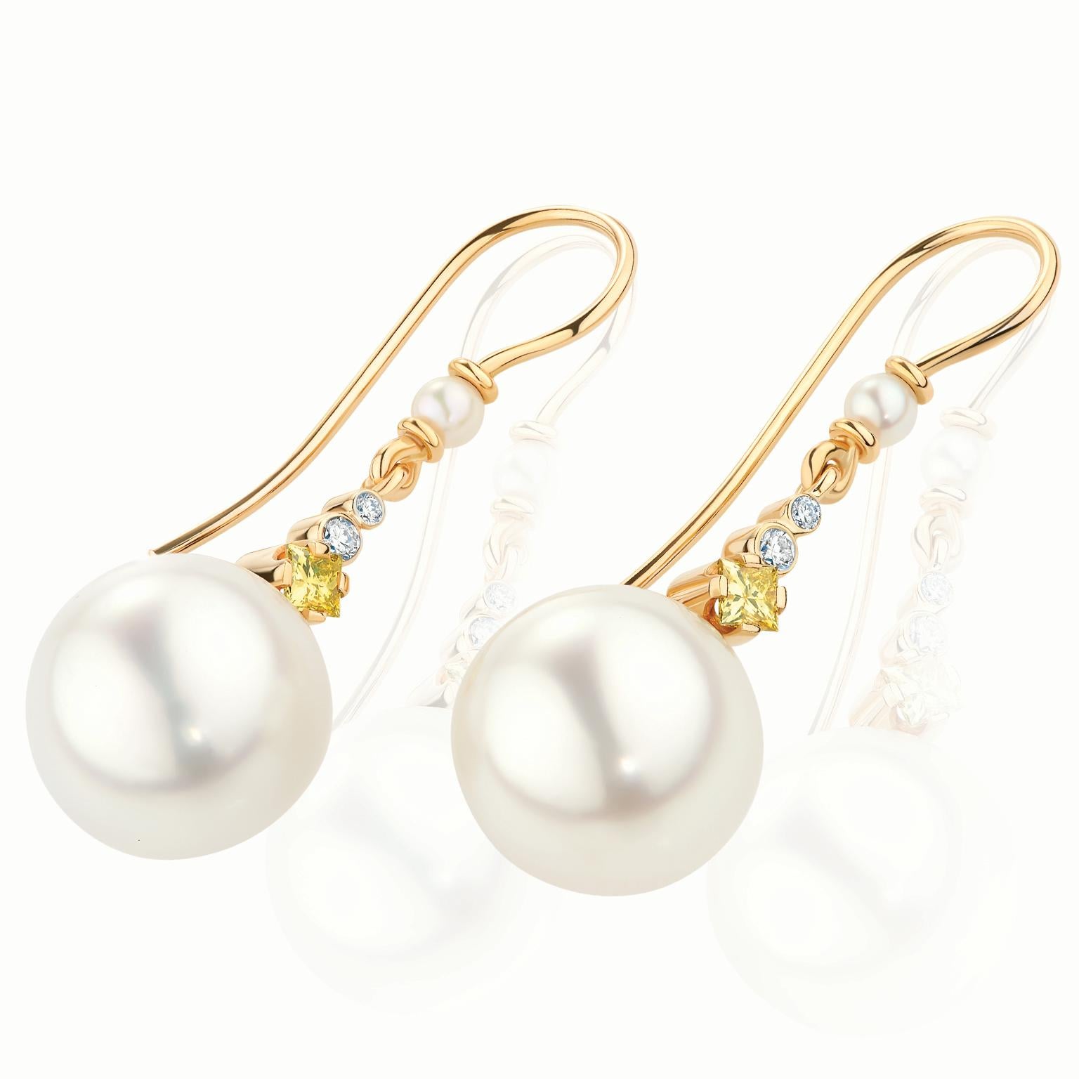 Paul Amey Hand Crafted South Sea Pearl, 18K Gold and Yellow Diamond Earrings In New Condition For Sale In Tewantin, Queensland