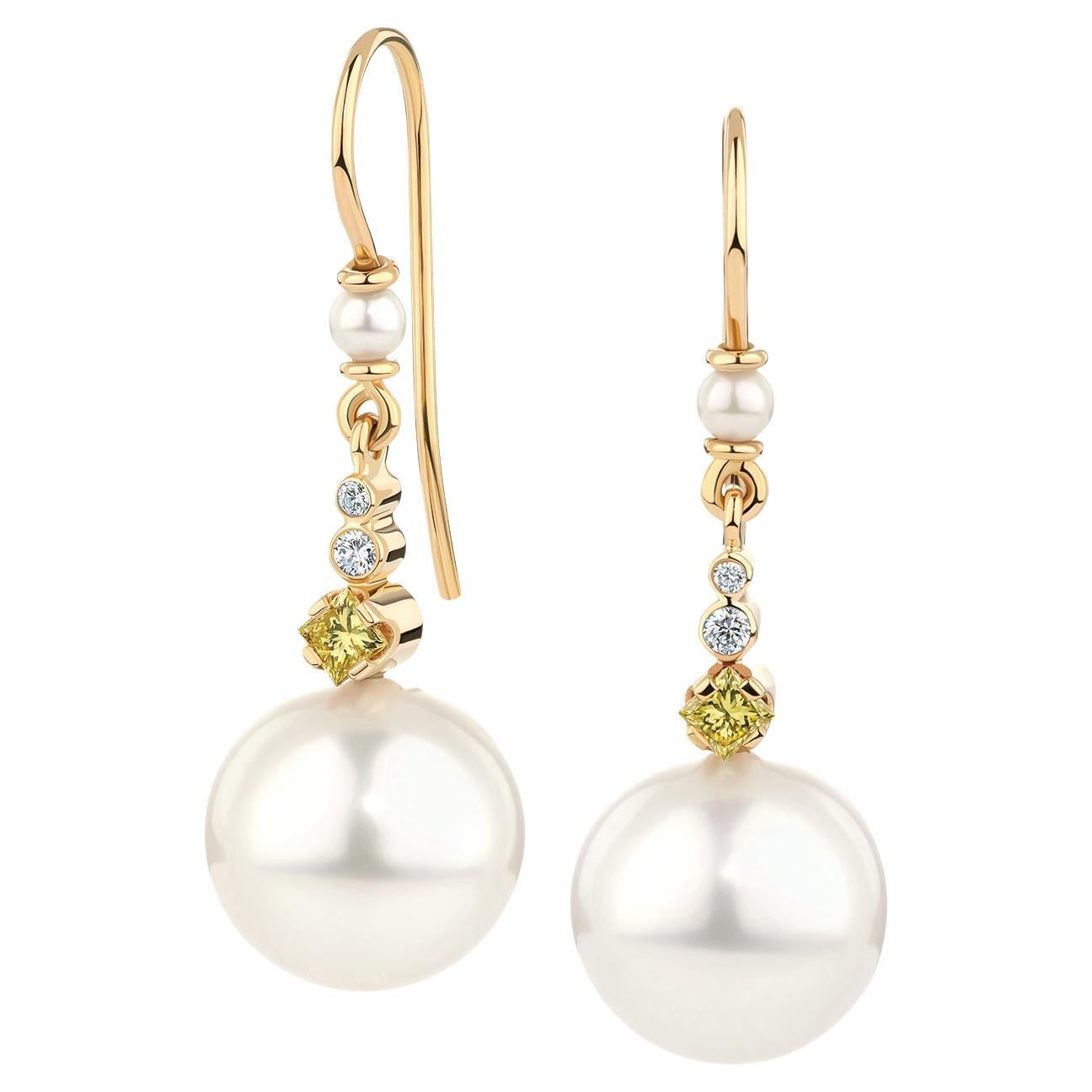 Paul Amey Boucles d'oreilles en or 18 carats, diamants jaunes et perles des mers du Sud fabriquées à la main en vente