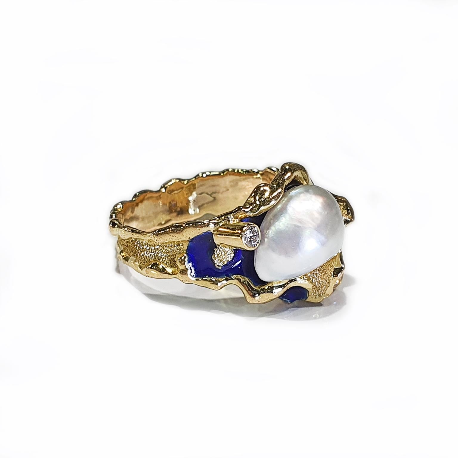 Artisan Paul Améthyste Bague signature Molten Edge en or 18 carats, émail bleu, perles et diamants en vente
