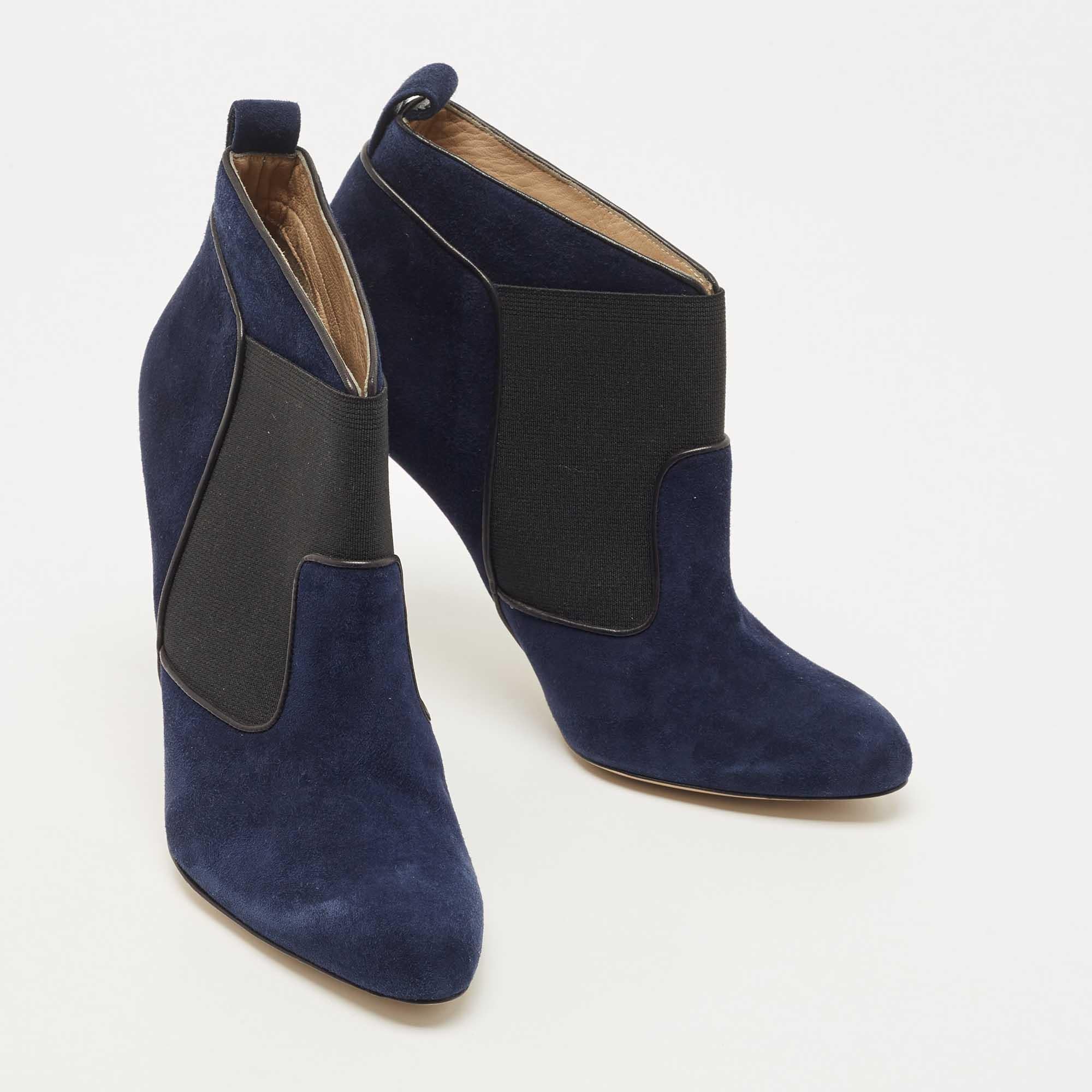 Paul Andrew Navy Blue Suede Ankle Length Boots Size 39 In Excellent Condition For Sale In Dubai, Al Qouz 2