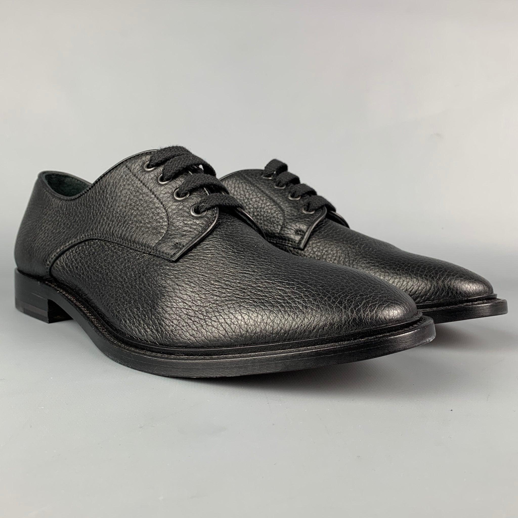 PAUL ANDREW shoes comes in a black leather featuring a cap toe and a lace up closure. Made in Italy.
New With Box.
 

Marked:   202M18 43.5Outsole: 12.25 inches  x 4.75 inches 
  
  
 
Reference: 112720
Category: Lace Up Shoes
More Details
   