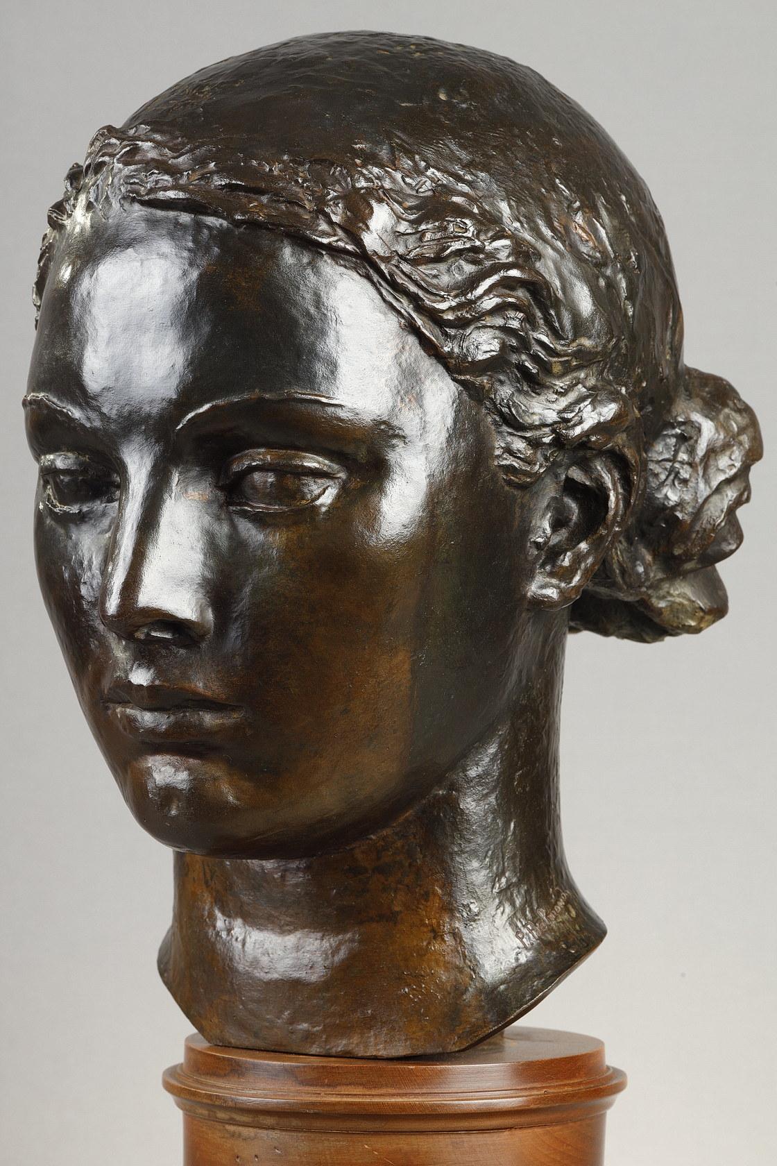Kopf eines Mädchens (Französische Schule), Sculpture, von Paul Belmondo