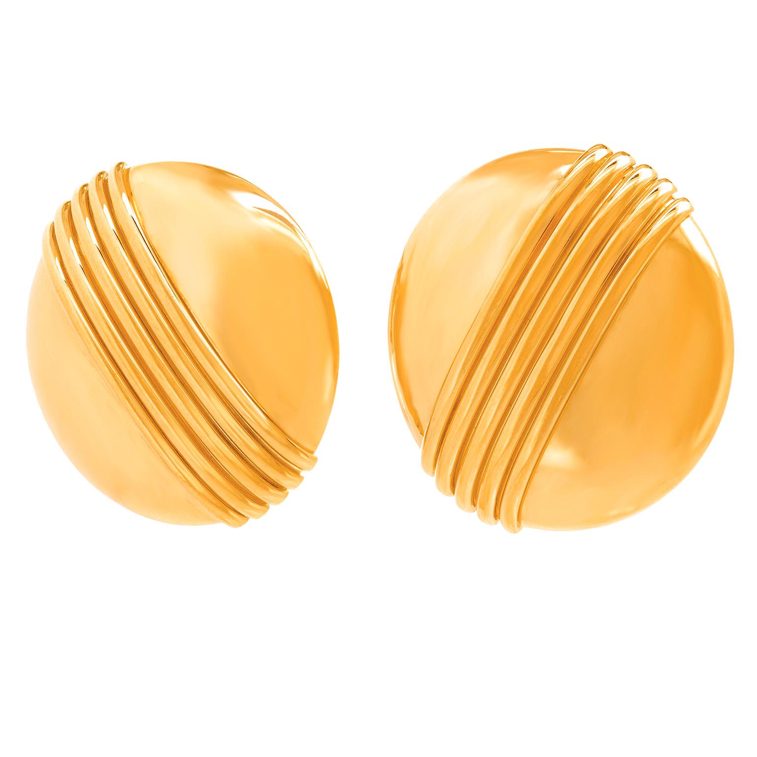 Paul Binder Gold Earrings In Excellent Condition For Sale In Litchfield, CT