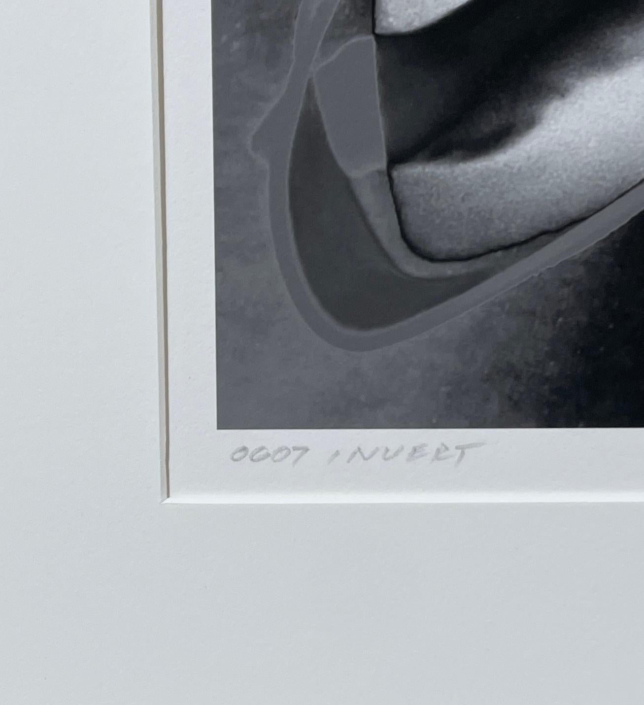 Montage photographique abstrait encadré avec jambes, pieds, motifs en noir et blanc, #0607 en vente 1