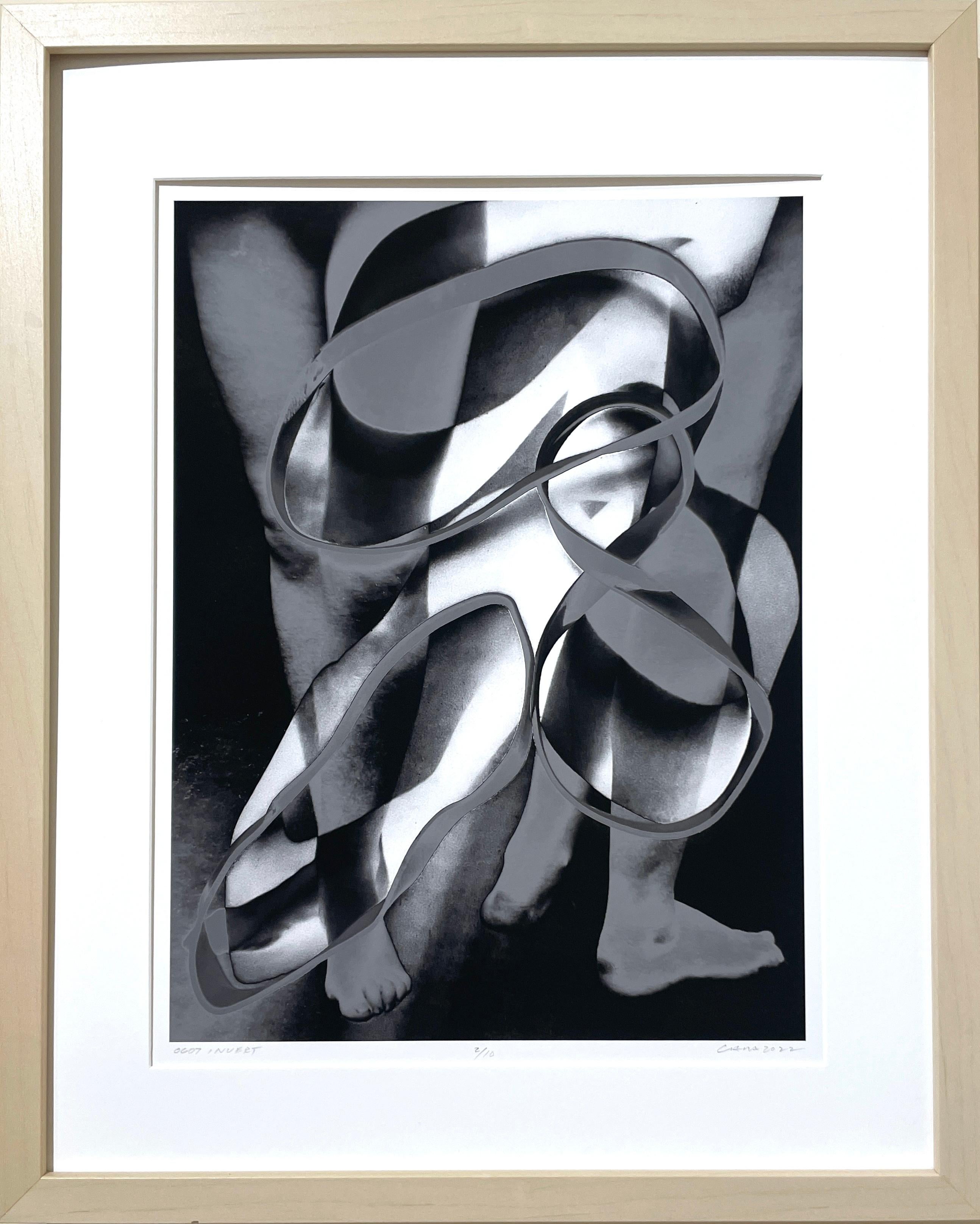 Abstract Photograph Paul Cava - Montage photographique abstrait encadré avec jambes, pieds, motifs en noir et blanc, #0607