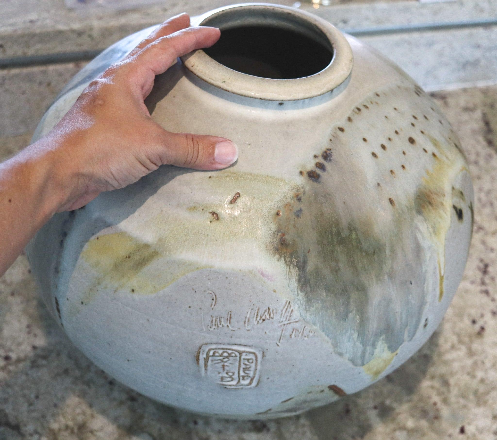 PAUL CHALEFF 1986 Art Pottery Dragon Kiln Fired Oversized Decorative Vase In Excellent Condition For Sale In Miami, FL