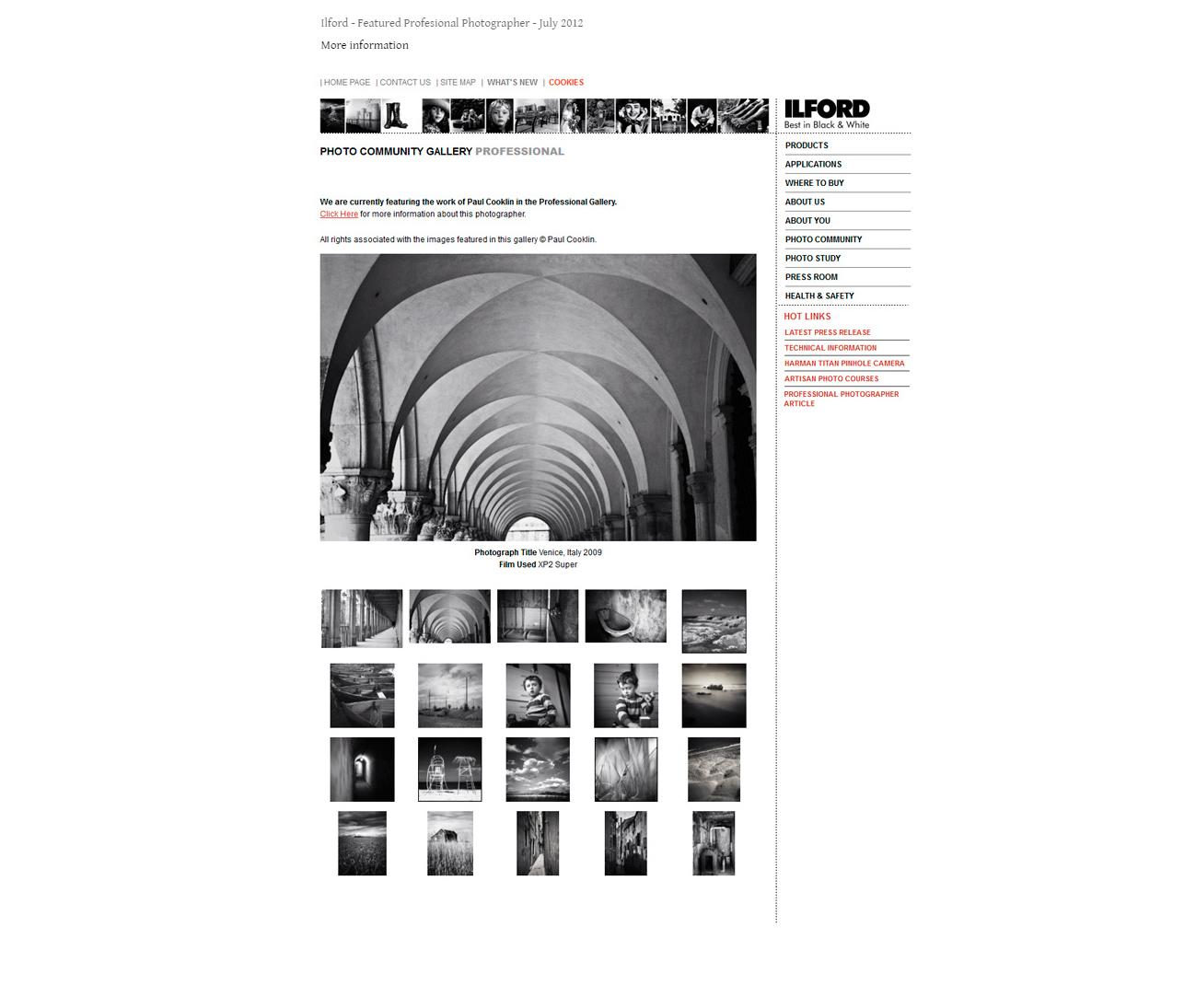 Edition 3/10 - Fenster Blinds, Felbrigg Hall, Norfolk, Silber-Gelatinefotografie im Angebot 4
