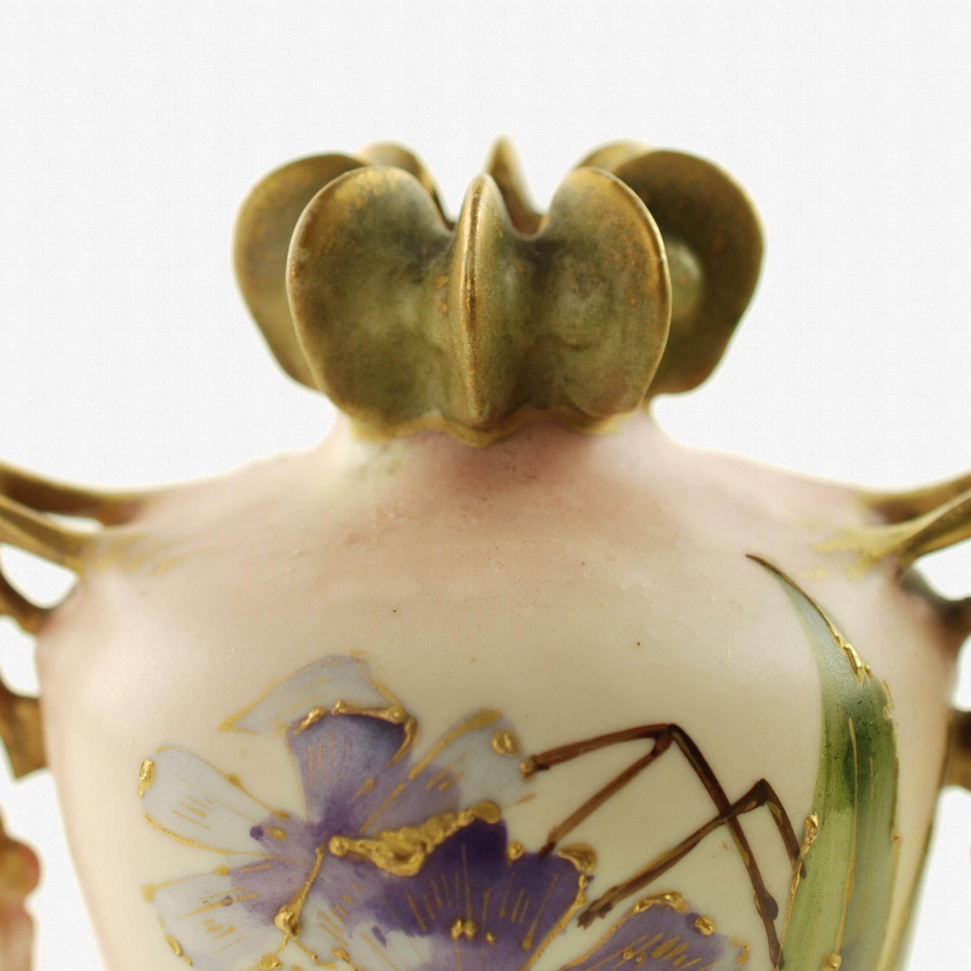 Peint à la main Vase ancien en porcelaine Paul Dachsel pour Riessner, Stellmacher et Kessel Amphora en vente
