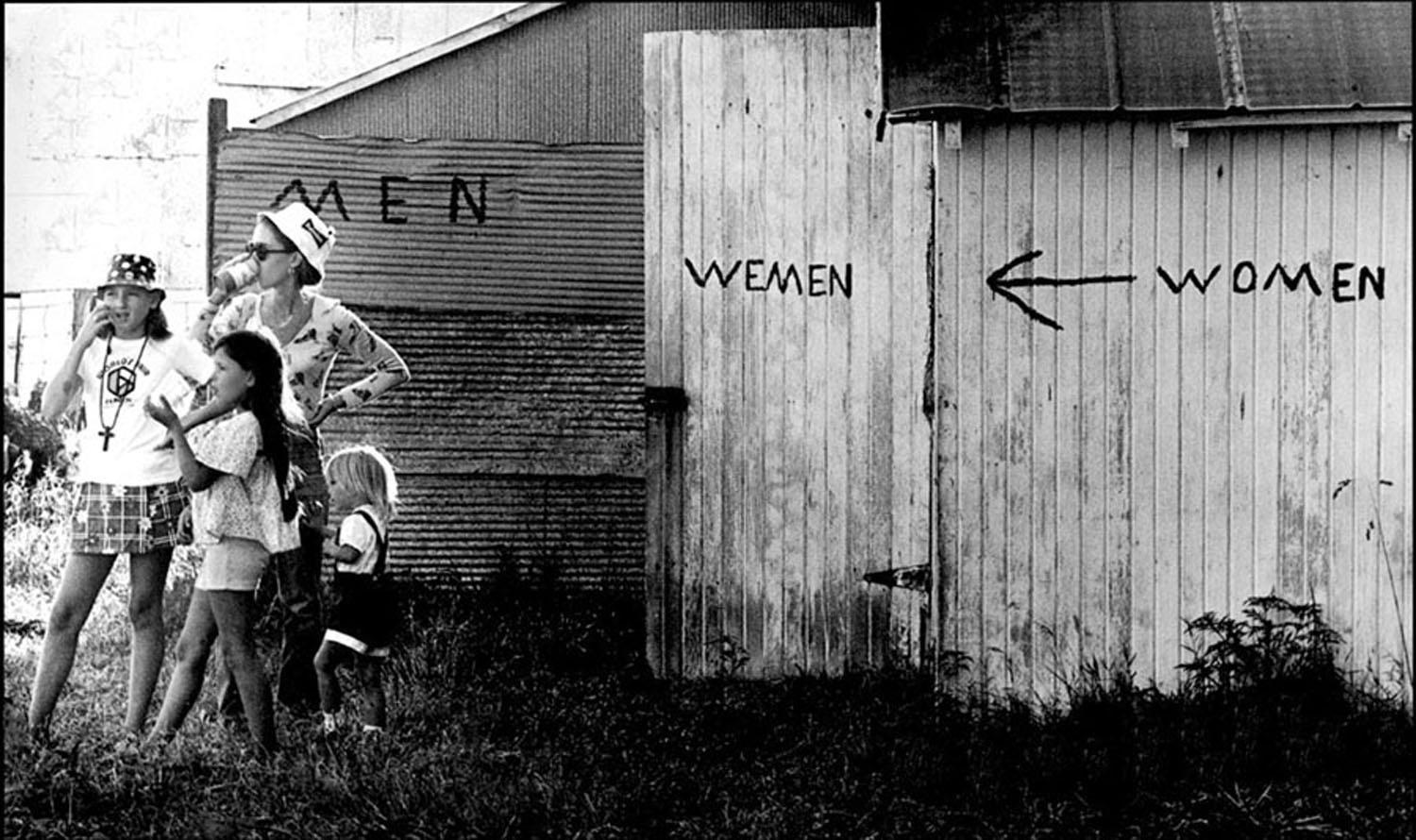 Paul Dagys Black and White Photograph – Wemen, Pilot Grove, MO, 1975