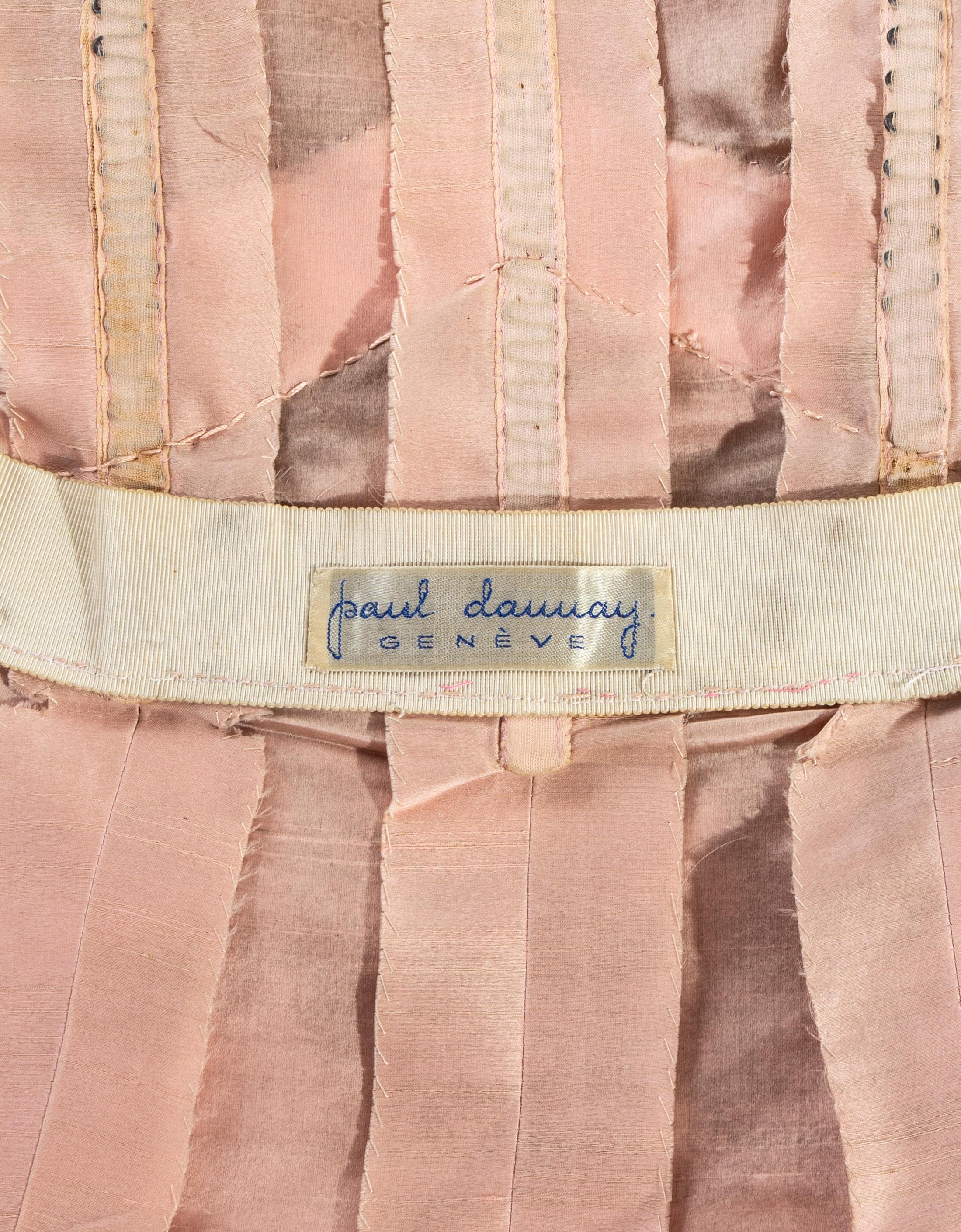 Paul Daunay vestido de noche de alta costura de brocado de seda rosa, c. 1960 en venta 2