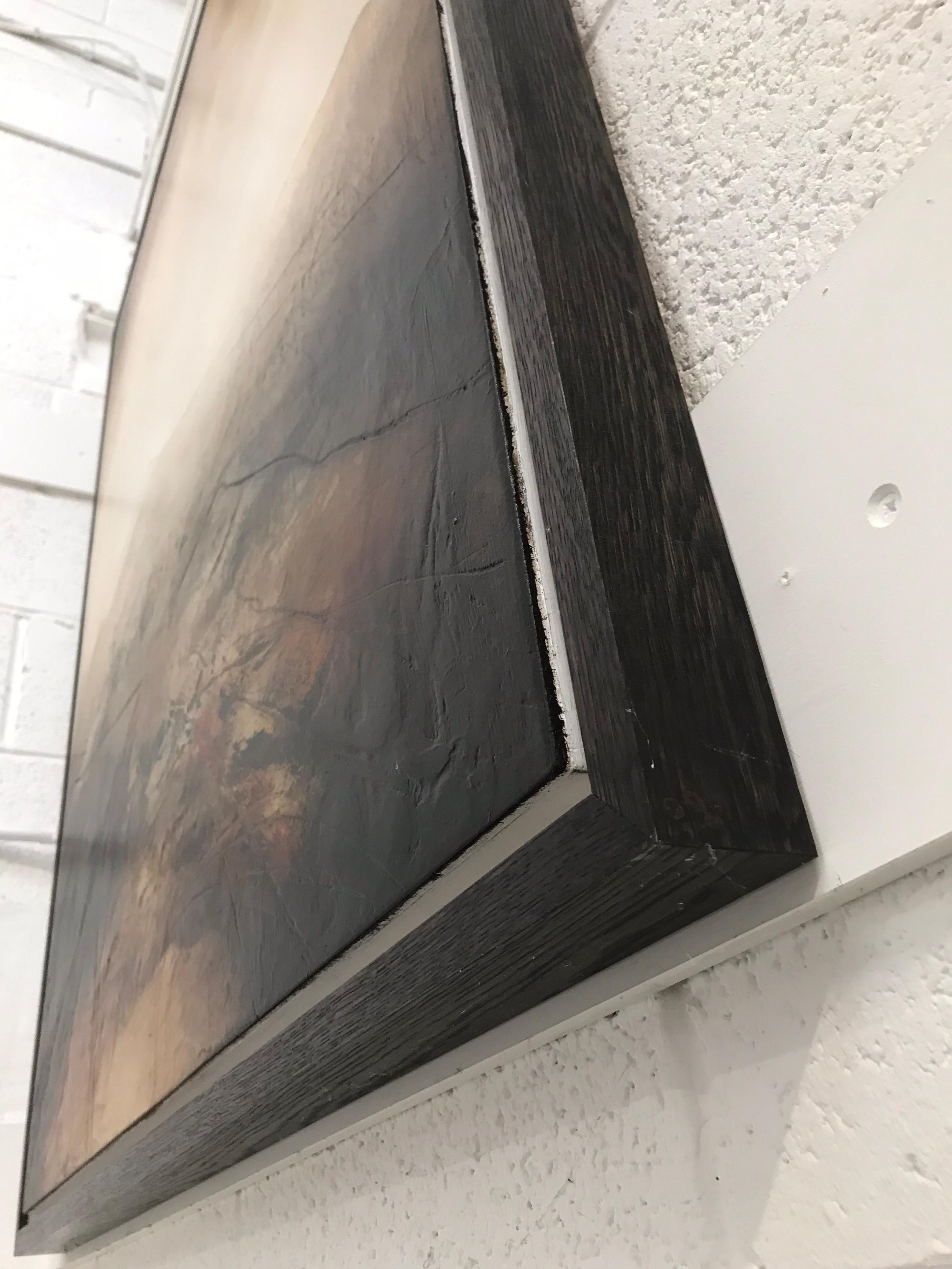 Pittura astratta di paesaggio atmosferico della brughiera inglese con toni terrosi - Landscape Painting Beige di Paul Denham