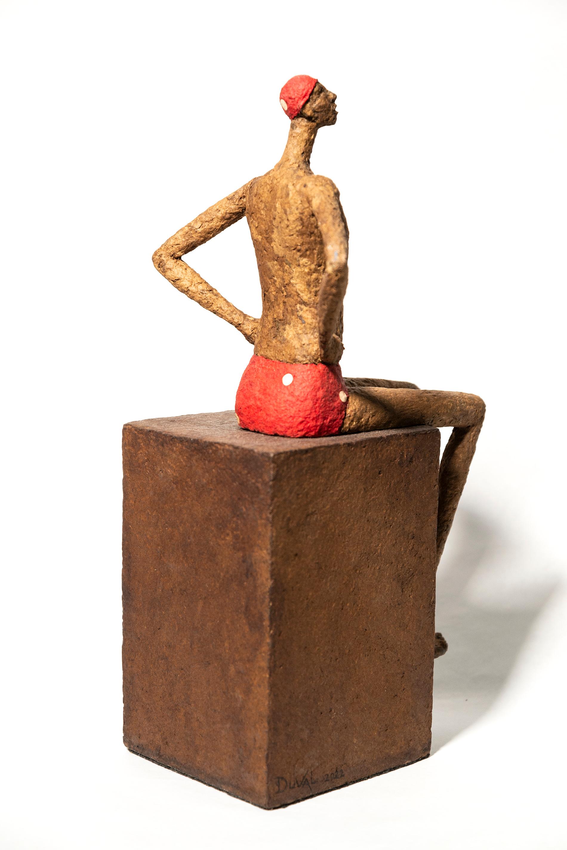Baigneur à pois - sculpture figurative, masculine, en papier mâché en vente 1