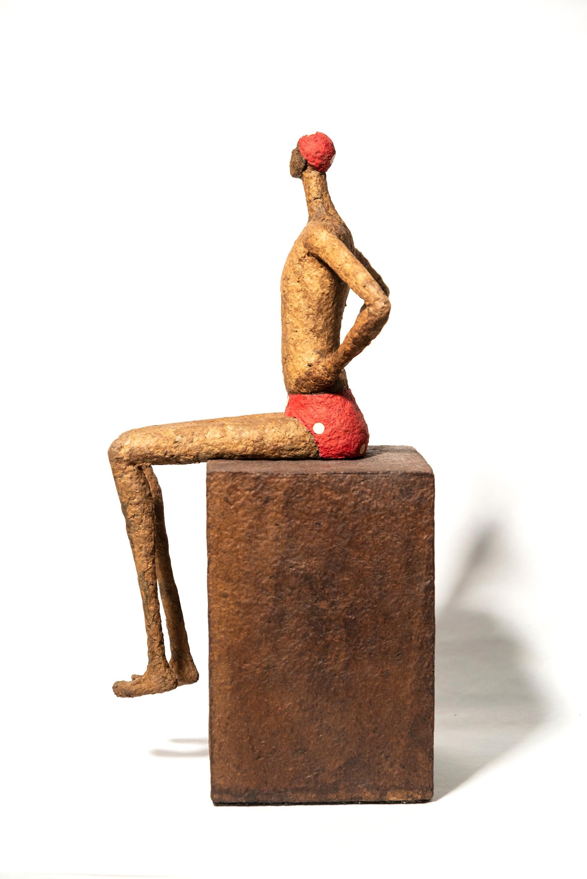 Baigneur à pois - sculpture figurative, masculine, en papier mâché en vente 4