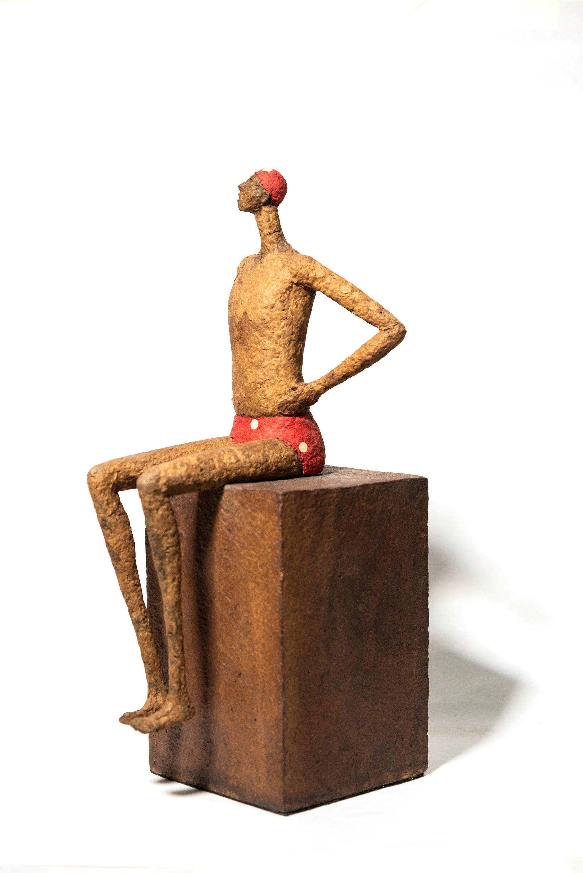 Baigneur à pois - sculpture figurative, masculine, en papier mâché en vente 5