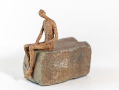 Charlie - scultura contemporanea, maschile, figurativa, in cartapesta e in pietra