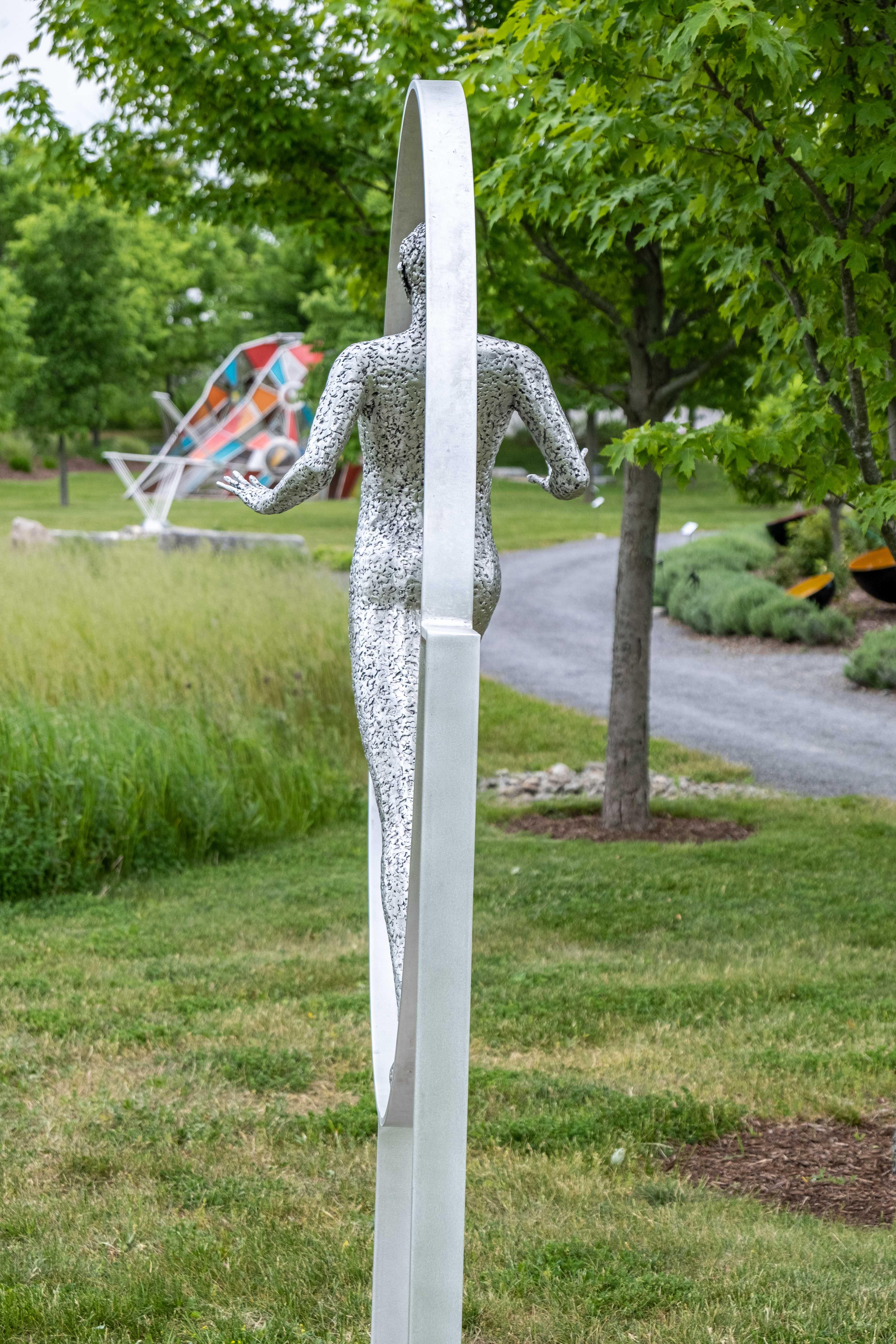 Desequilibre - grande sculpture d'extérieur en aluminium, expressive, masculine, figurative en vente 4