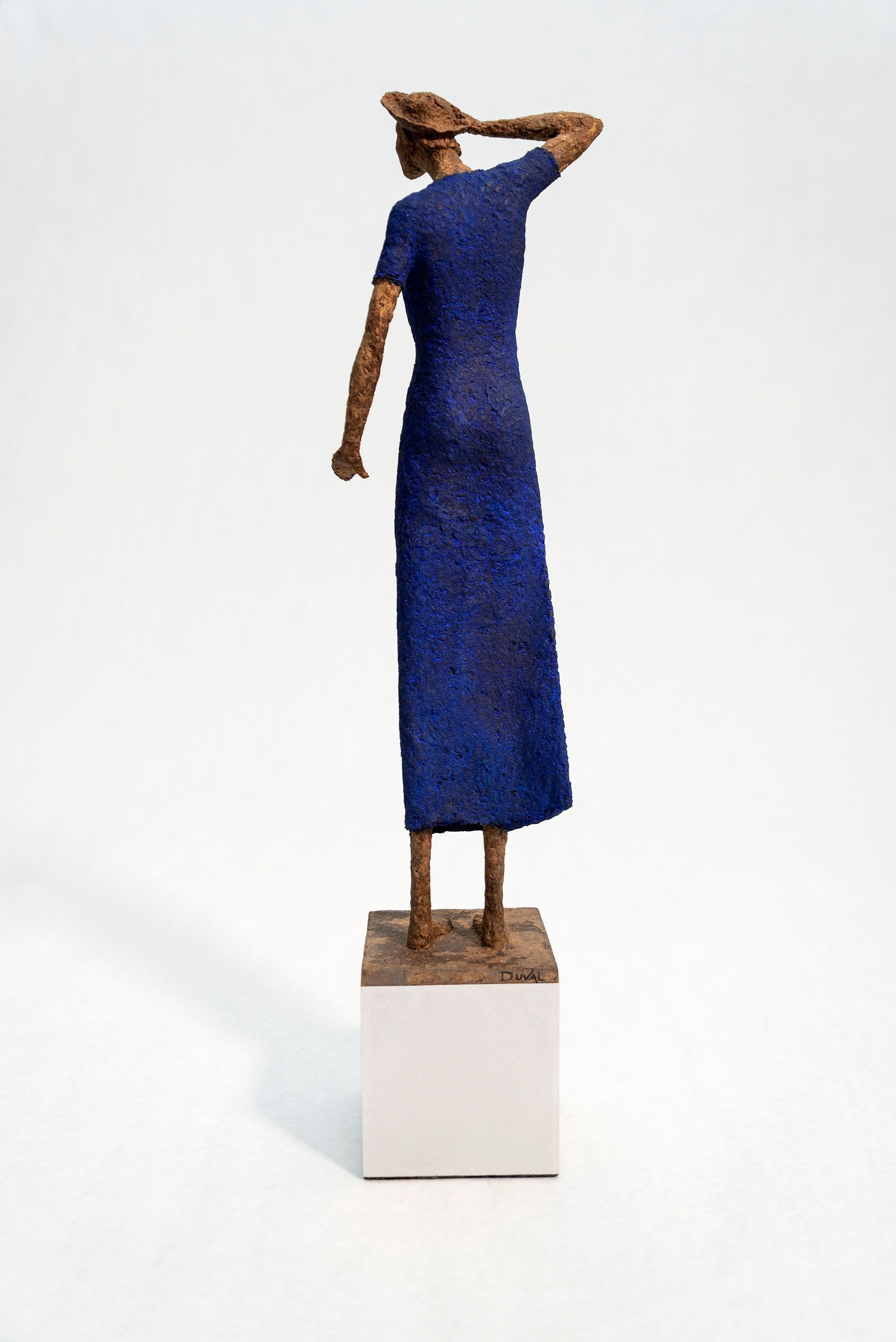 Evangeline - sculpture en papier mâchée expressive, texturée, féminine, figurative - Contemporain Sculpture par Paul Duval