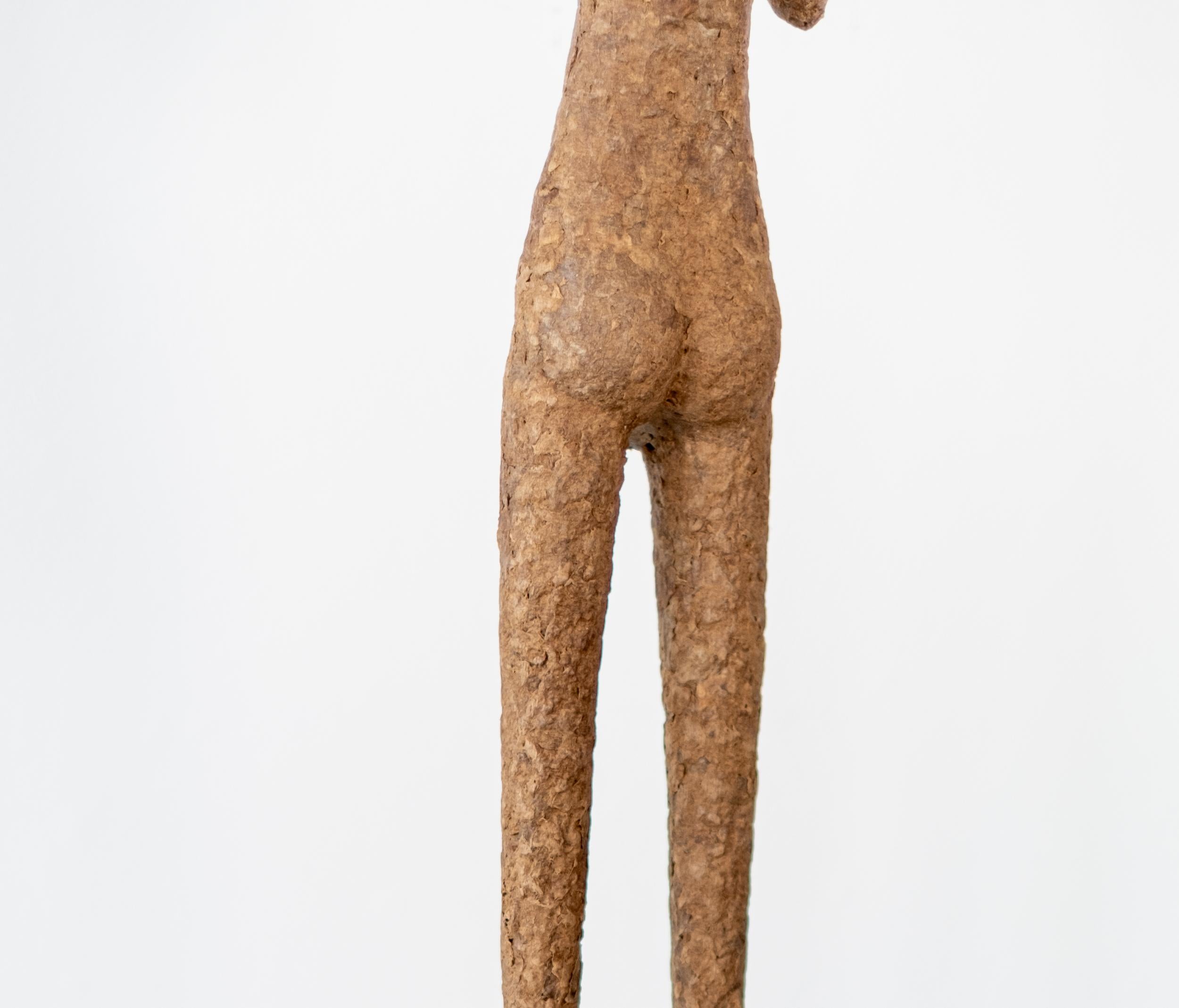Marie-Louise - escultura contemporánea, texturizada, femenina, figurativa, de papel Maché 5