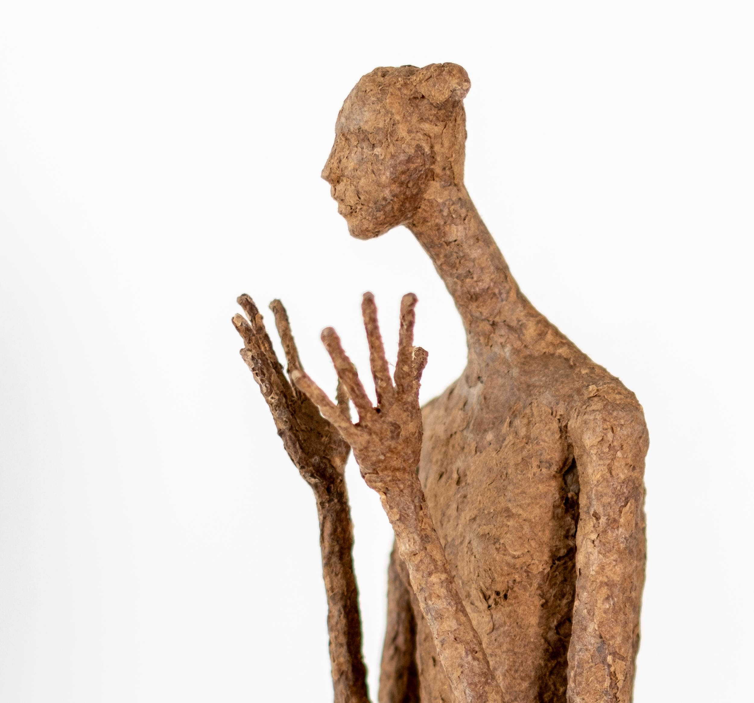 Marie-Louise - escultura contemporánea, texturizada, femenina, figurativa, de papel Maché 3