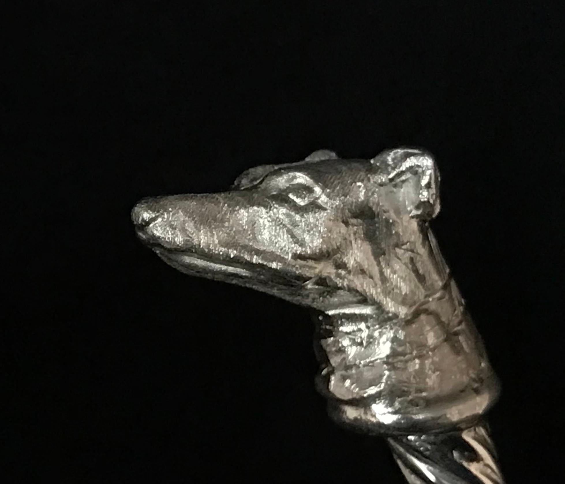 Paul Eaton Sculpted Greyhound Köpfe auf Sterling Silber Twisted Armreif Armband im Zustand „Neu“ im Angebot in Charleston, SC
